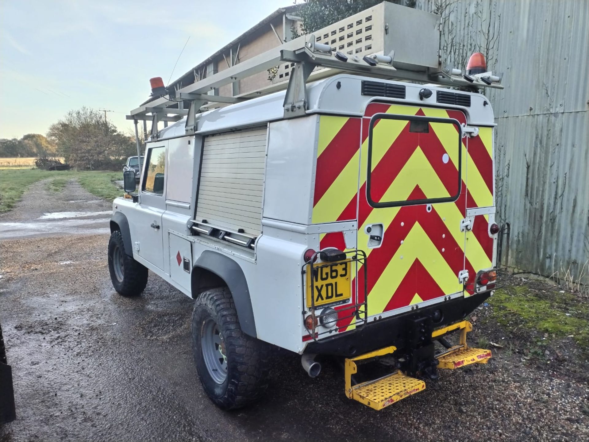 2013 LAND ROVER DEFENDER 2.2 - Image 2 of 4