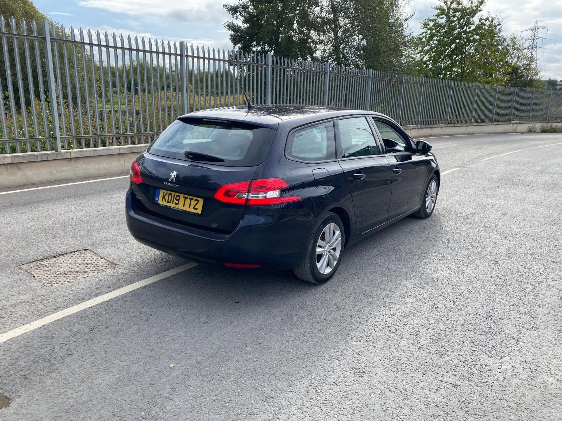 EFFICIENCY UNLEASHED: 2019 PEUGEOT 308 DIESEL ESTATE, EURO 6, 81K MILES - Image 8 of 16