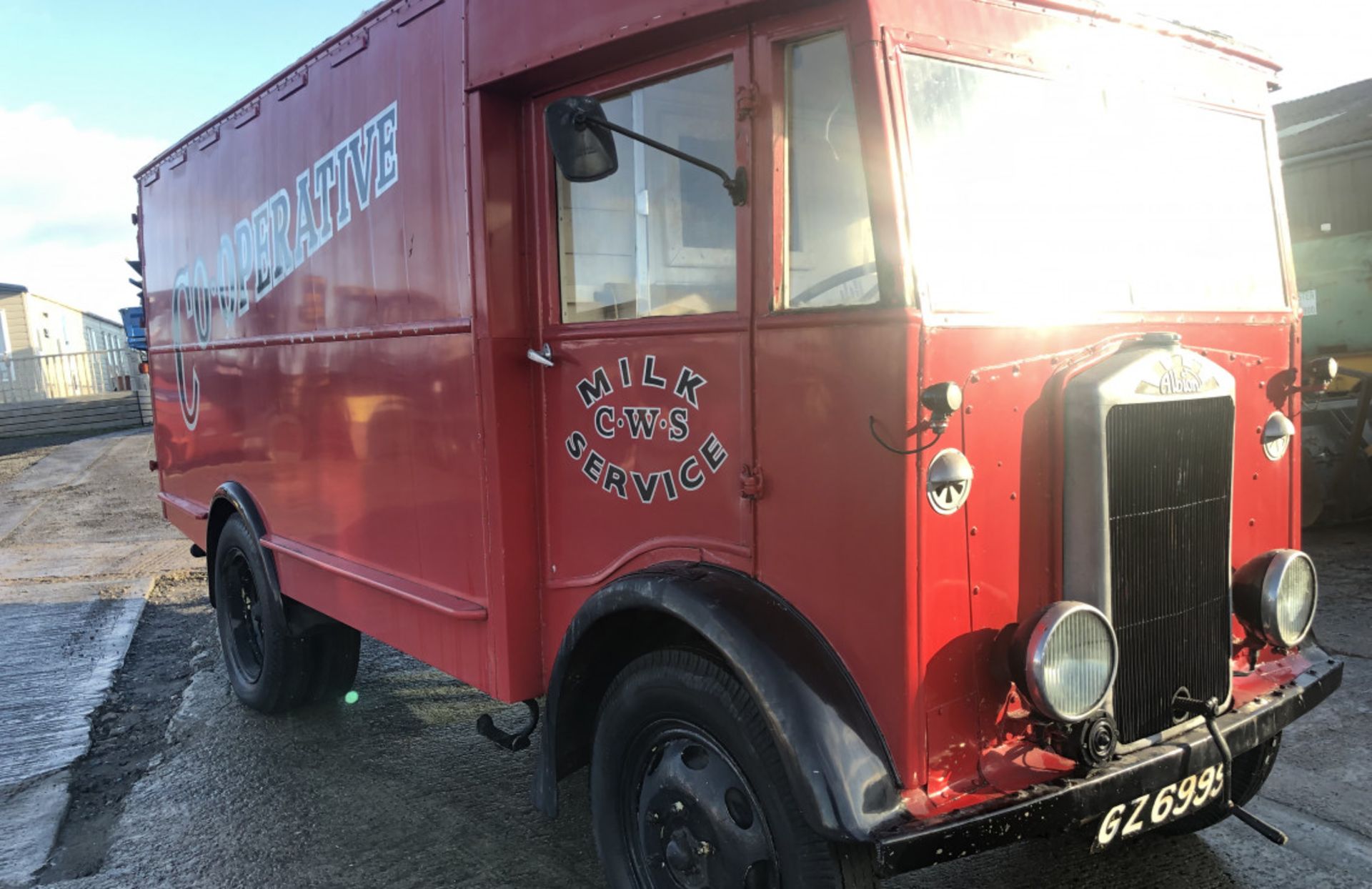 VINTAGE ALBION 2.5 TON COLD STORE FRIDGE VAN - Image 2 of 23