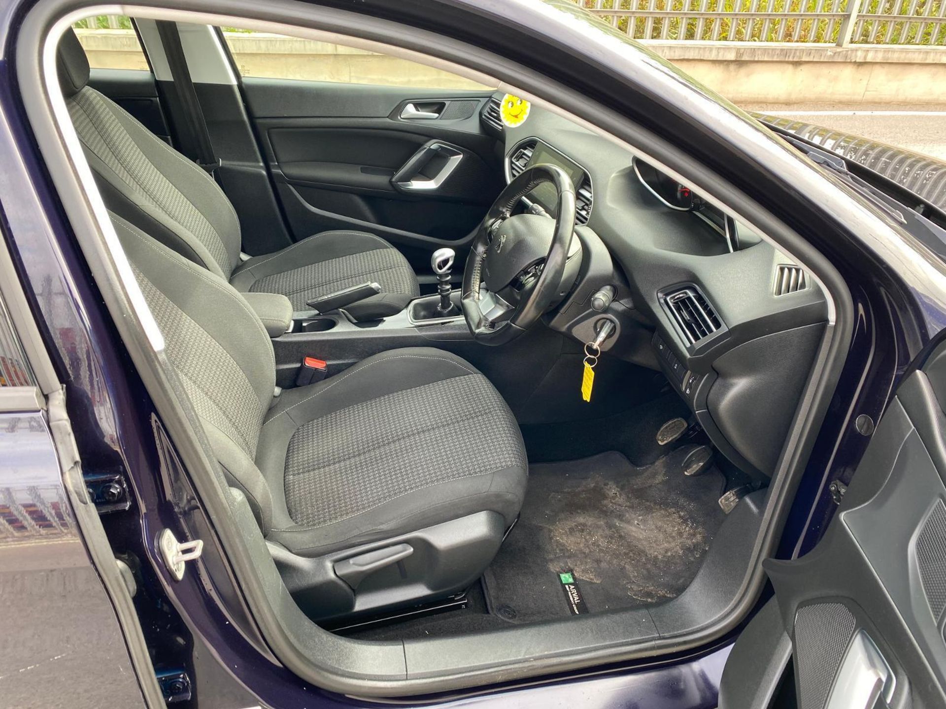 EFFICIENCY UNLEASHED: 2019 PEUGEOT 308 DIESEL ESTATE, EURO 6, 81K MILES - Image 4 of 16