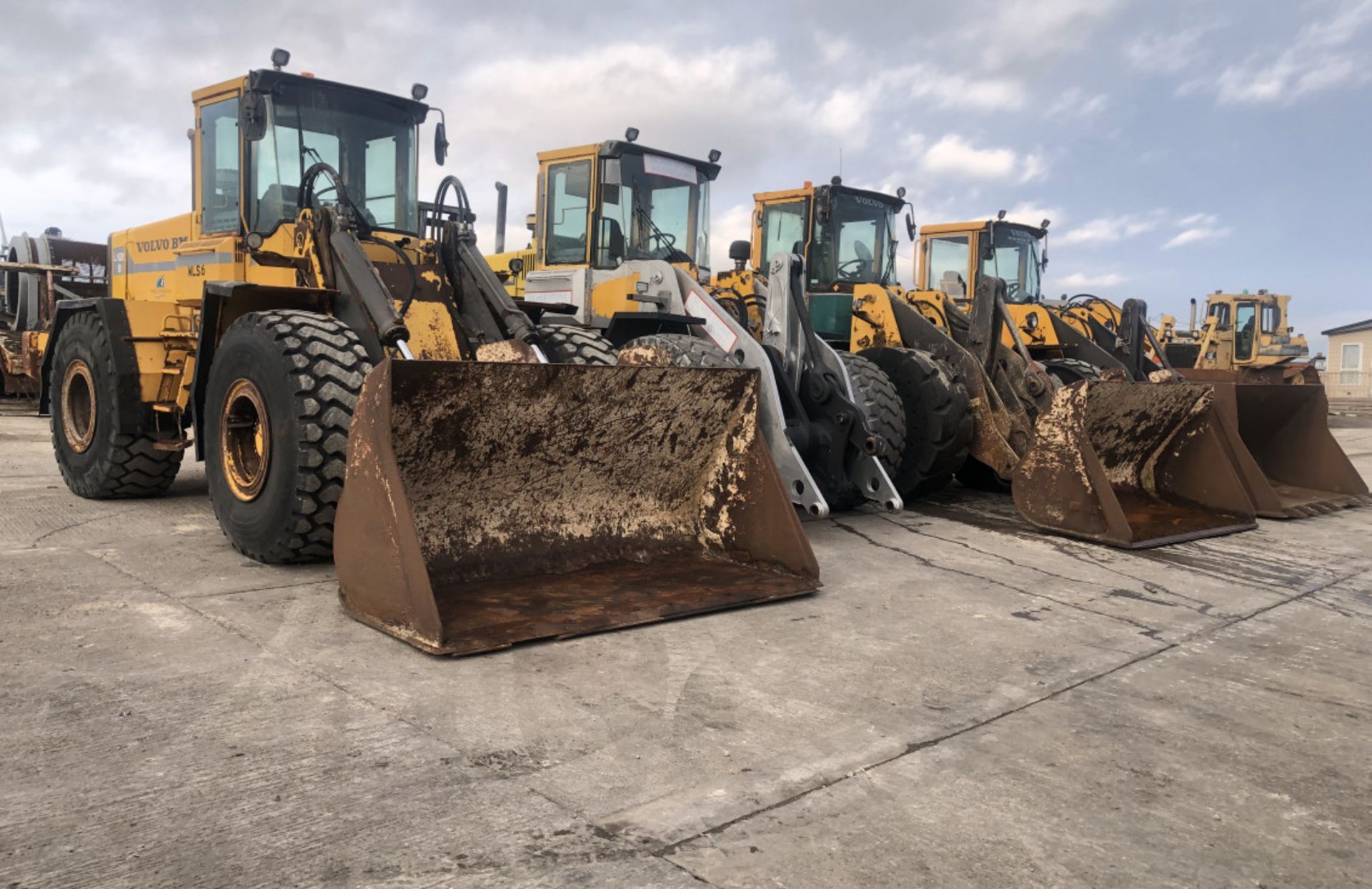 VOLVO L120B WHEELED LOADER - Image 9 of 10