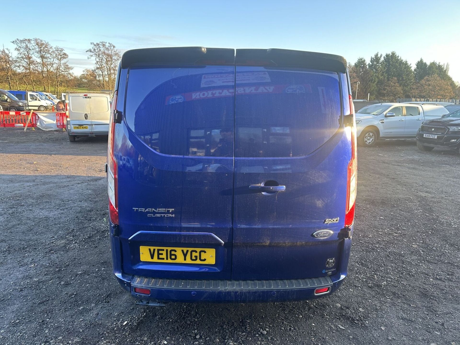 POWERFUL EFFICIENCY: 2016 FORD TRANSIT CUSTOM 2.2 TDCI LIMITED (NO VAT ON HAMMER) - Image 16 of 19