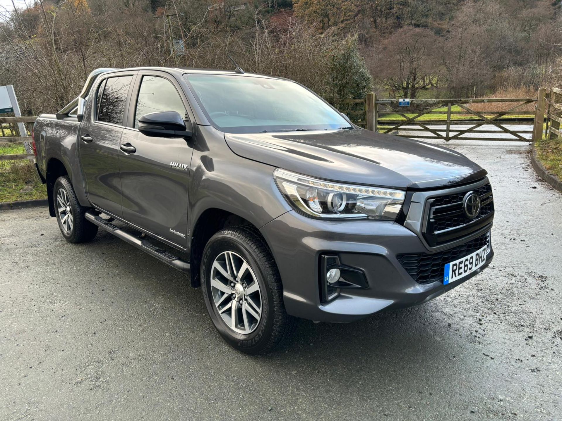 TOYOTA HILUX INVINCIBLE X DOUBLE CAB PICKUP TRUCK 4X4 AUTOMATIC 64K 4WD TWIN CAB