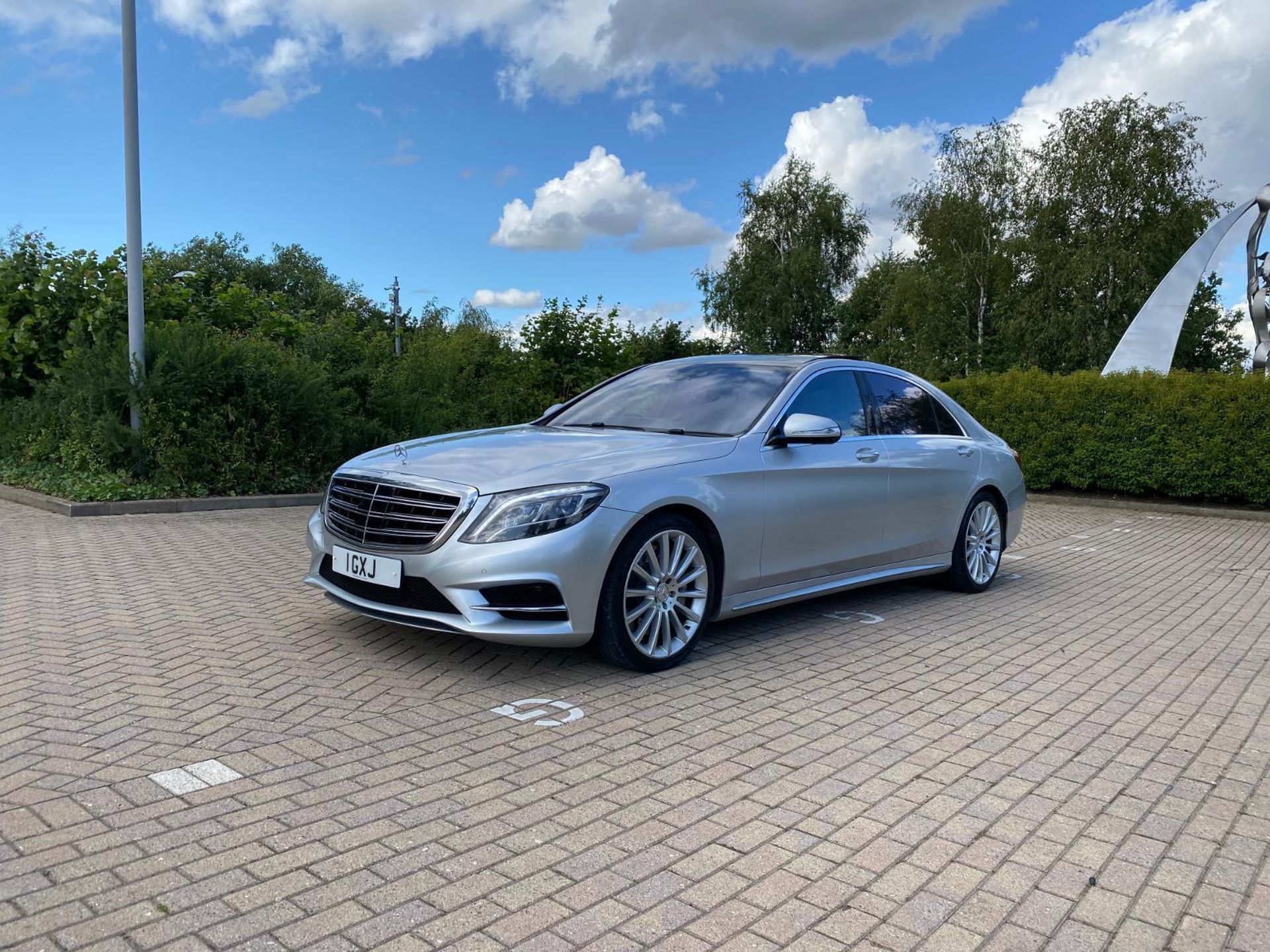 MERCEDES SCLASS S600 6.0 EXCLUSIVE ( 530BHP ) 7G-TRONIC PLUS L AMG LINE - Image 2 of 13