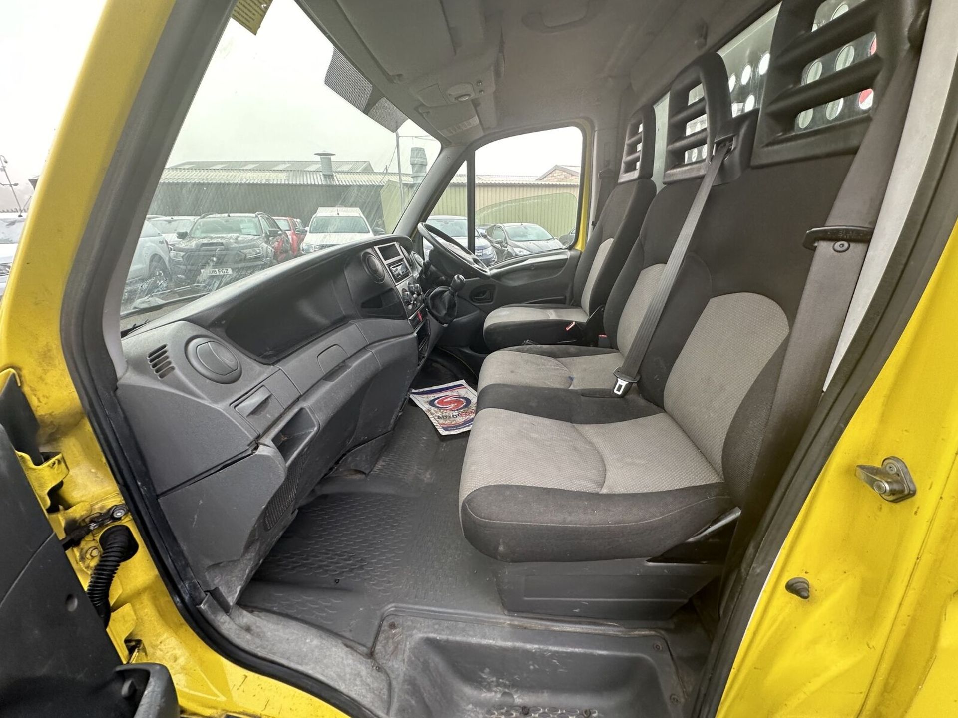 **(ONLY 94K MILEAGE)** MANUAL MARVEL: 2014 IVECO DAILY FLATBED - - NO VAT ON HAMMER - Image 14 of 15