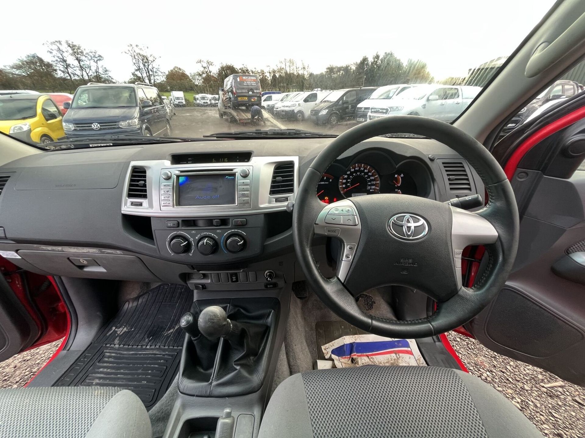 1-OWNER GEM: 61 PLATE TOYOTA HILUX DIESEL PICK-UP - NO VAT ON HAMMER - Image 9 of 15