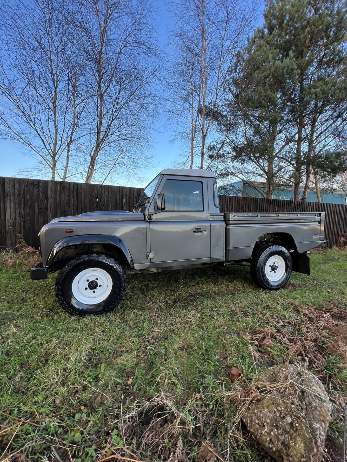 SINGLE-OWNER GEM: LAND ROVER 2.2 TDCI, FULL SERVICE HISTORY, 132K MILES