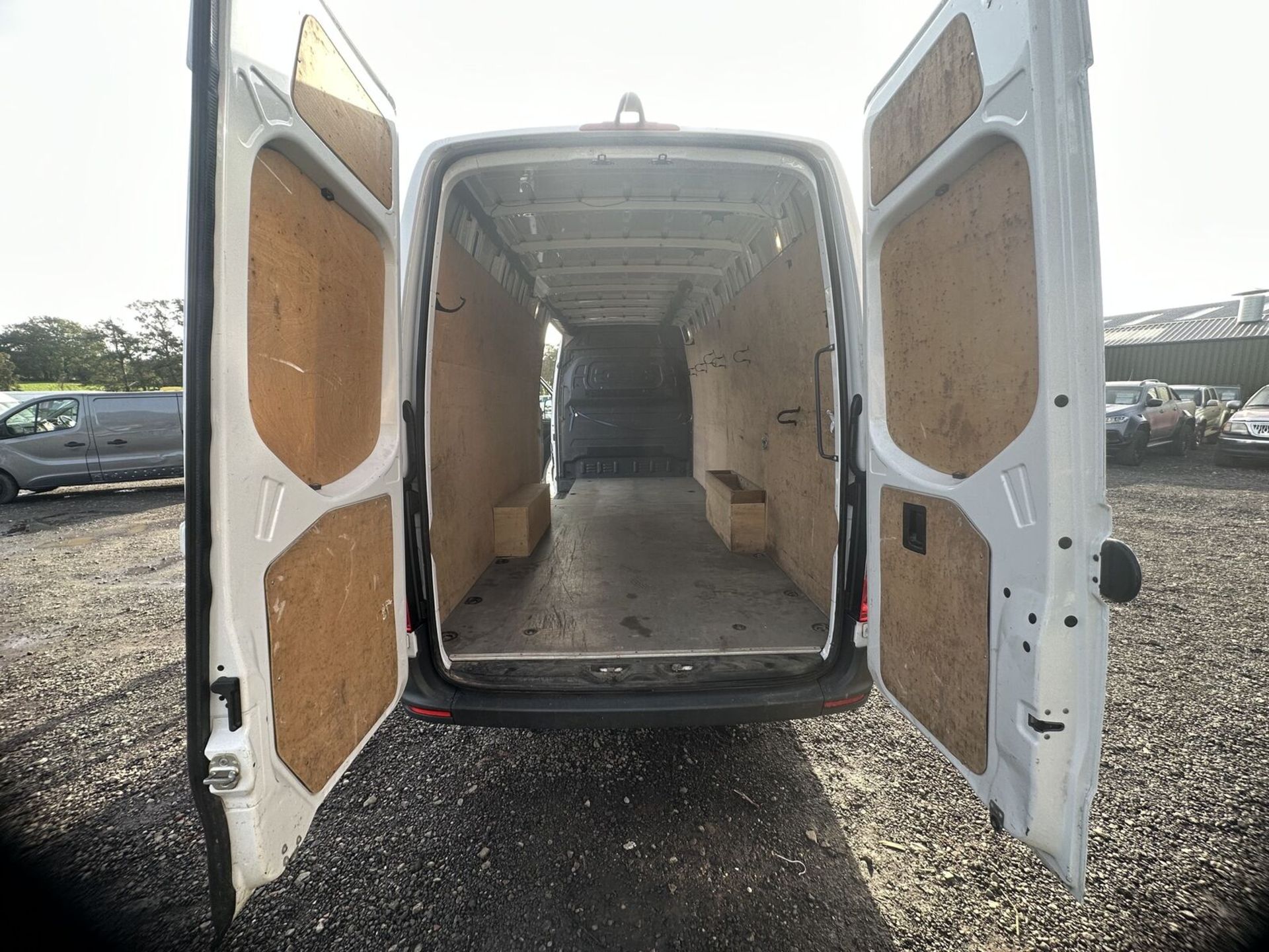 **(ONLY 69K MILEAGE)** 70 PLATE MERCEDES SPRINTER 315: READY TO ROLL - MOT SEPT 2024 - Image 5 of 18