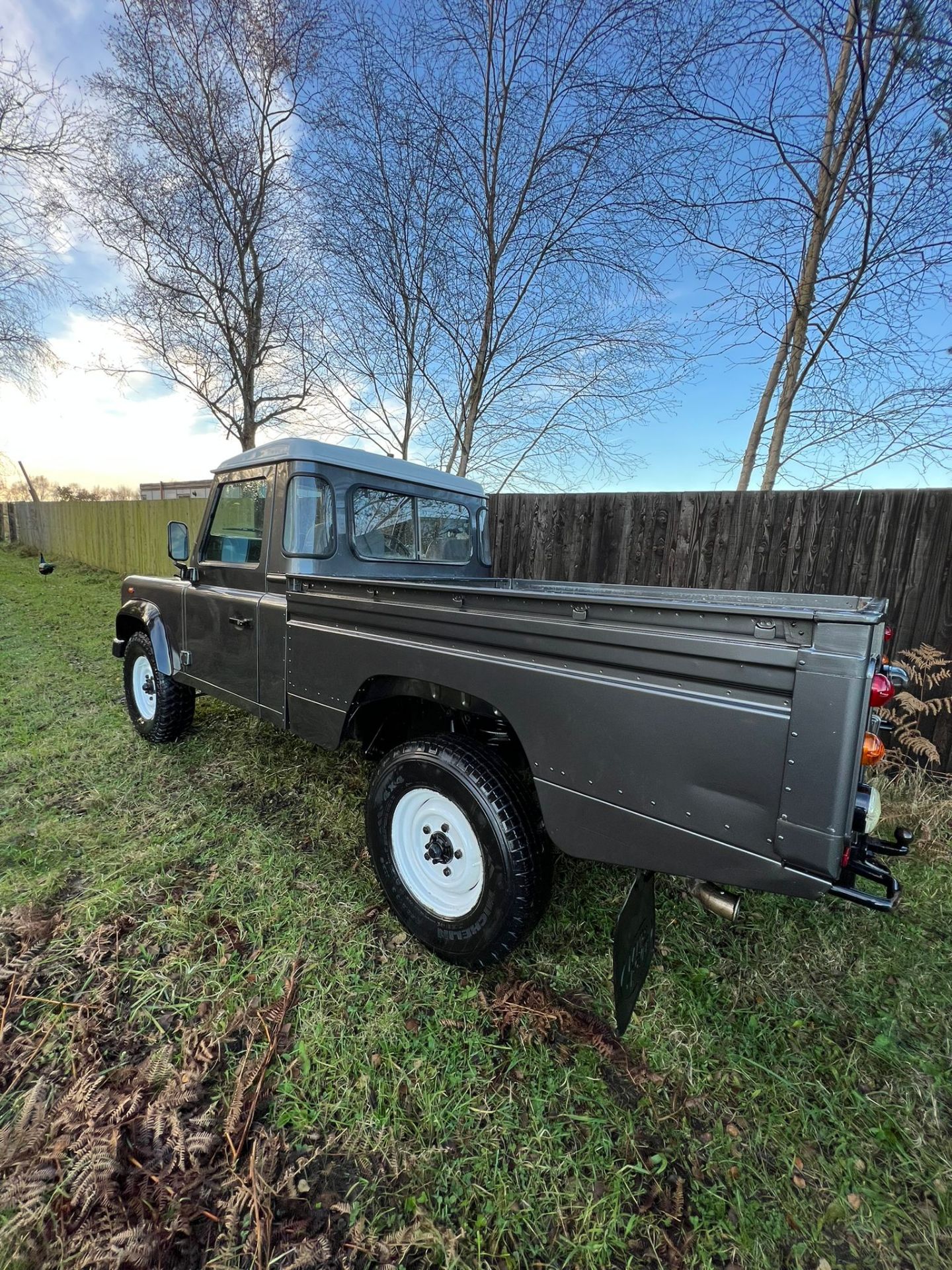 SINGLE-OWNER GEM: LAND ROVER 2.2 TDCI, FULL SERVICE HISTORY, 132K MILES - Image 8 of 19