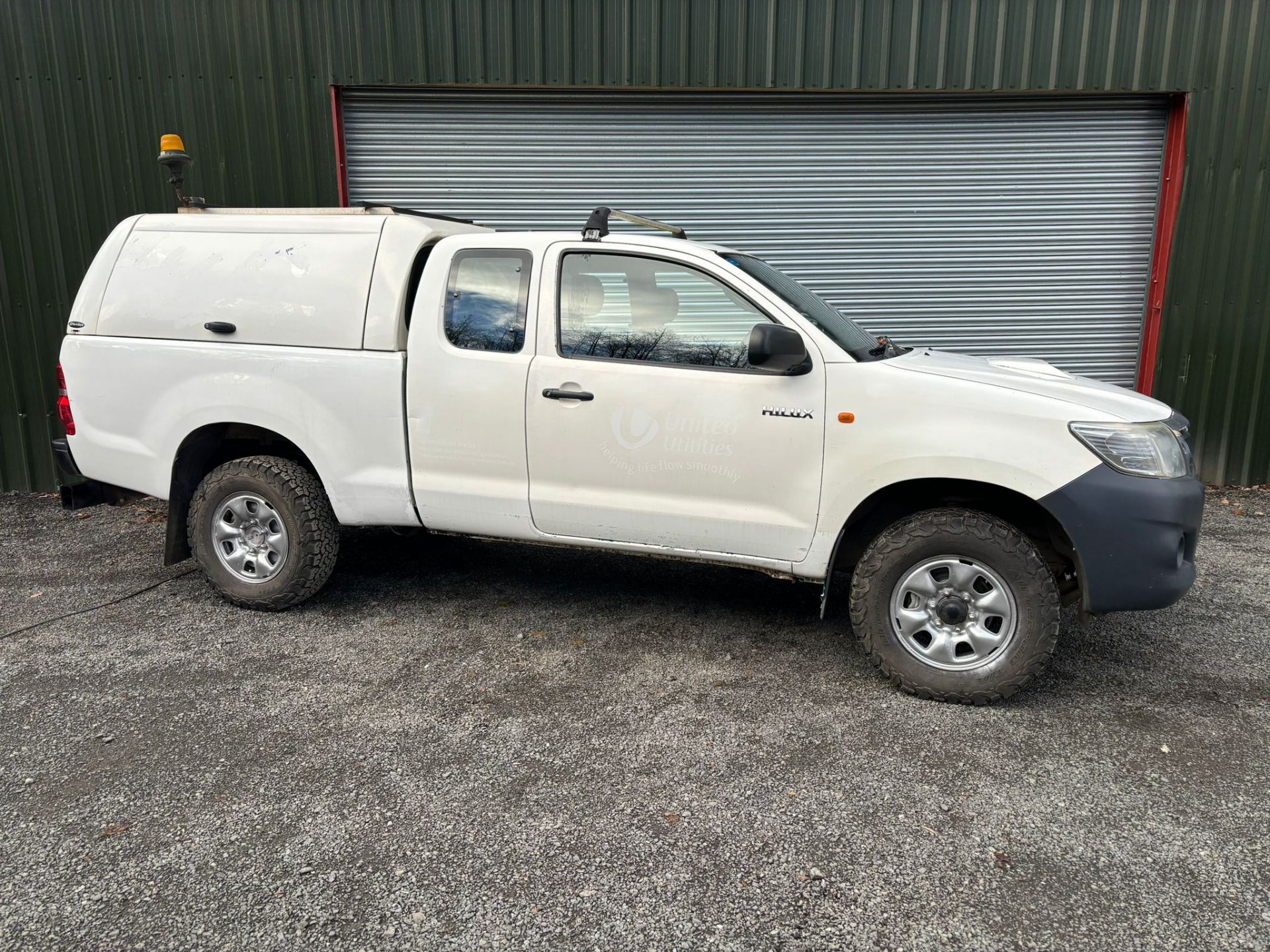 2012 TOYOTA HILUX KING CAB PICKUP TRUCK 4X4