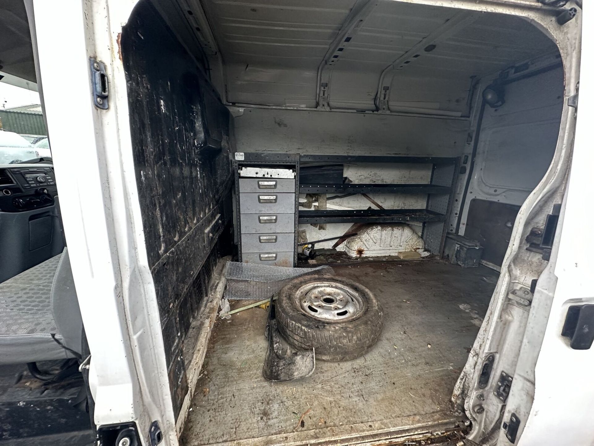 RELIABLE HAULING COMPANION: 60 PLATE FORD TRANSIT - NO VAT ON HAMMER - Image 11 of 15