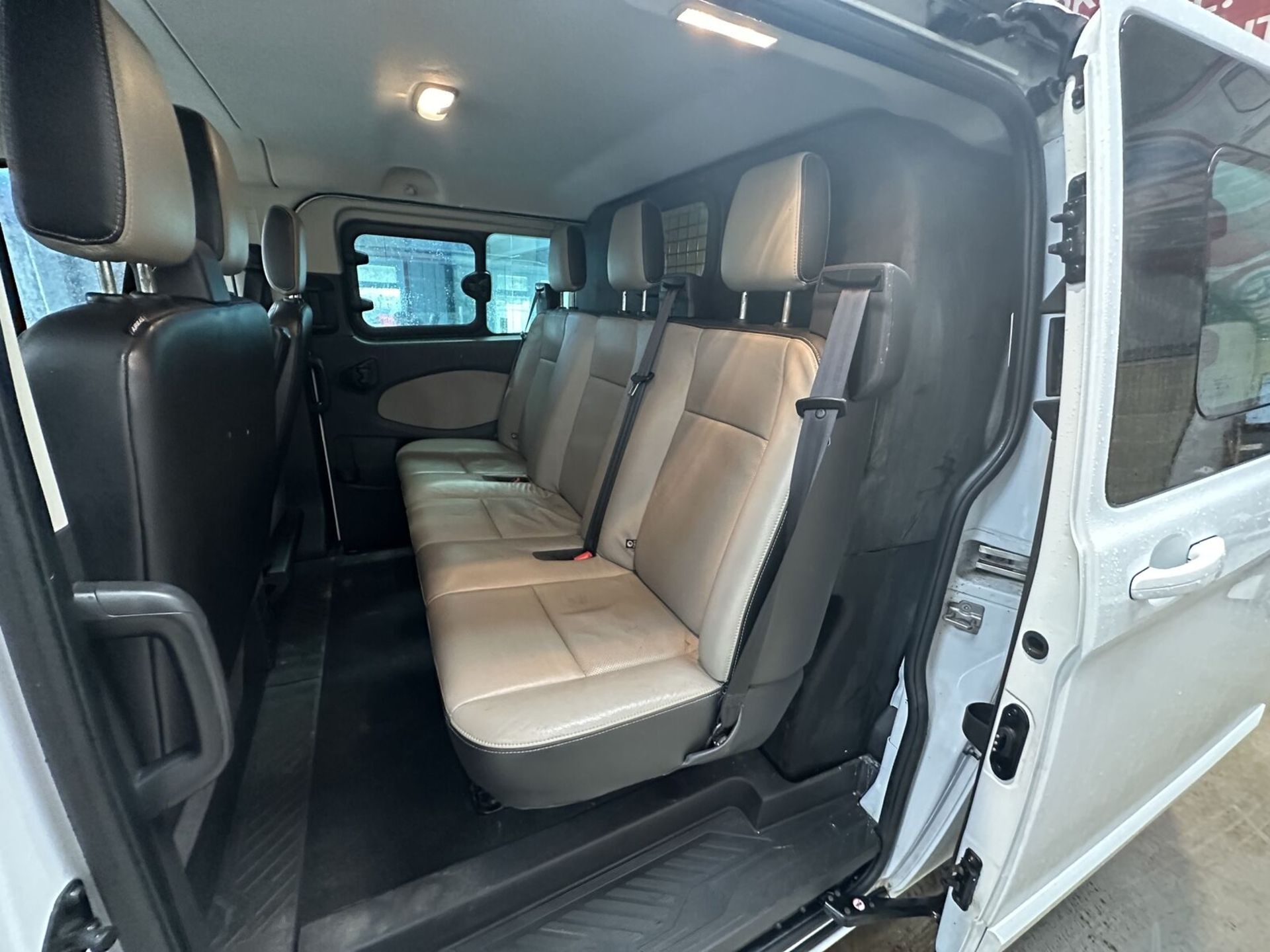 SPACIOUS WORKHORSE: 64 PLATE TRANSIT CUSTOM CREW CAB - (NO VAT ON HAMMER) - Image 8 of 15