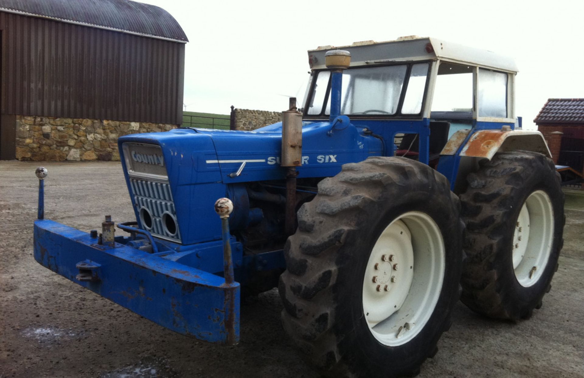 COLLECTIBLE - FORD COUNTY 1124 SUPER SIX AG TRACTOR