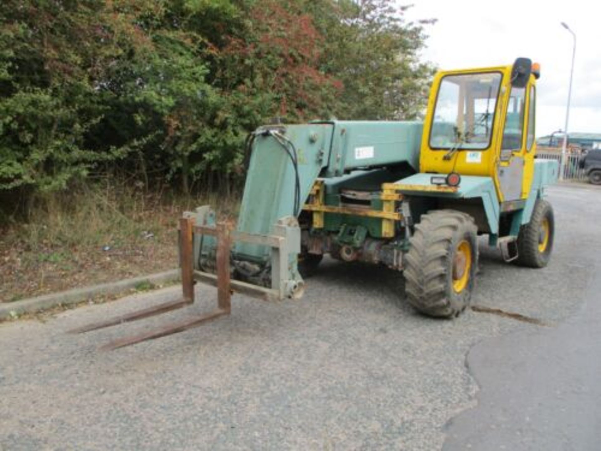 6.5 TON UTRANAZZ FORKLIFT: TURBO DIESEL ENGINE - Image 8 of 12