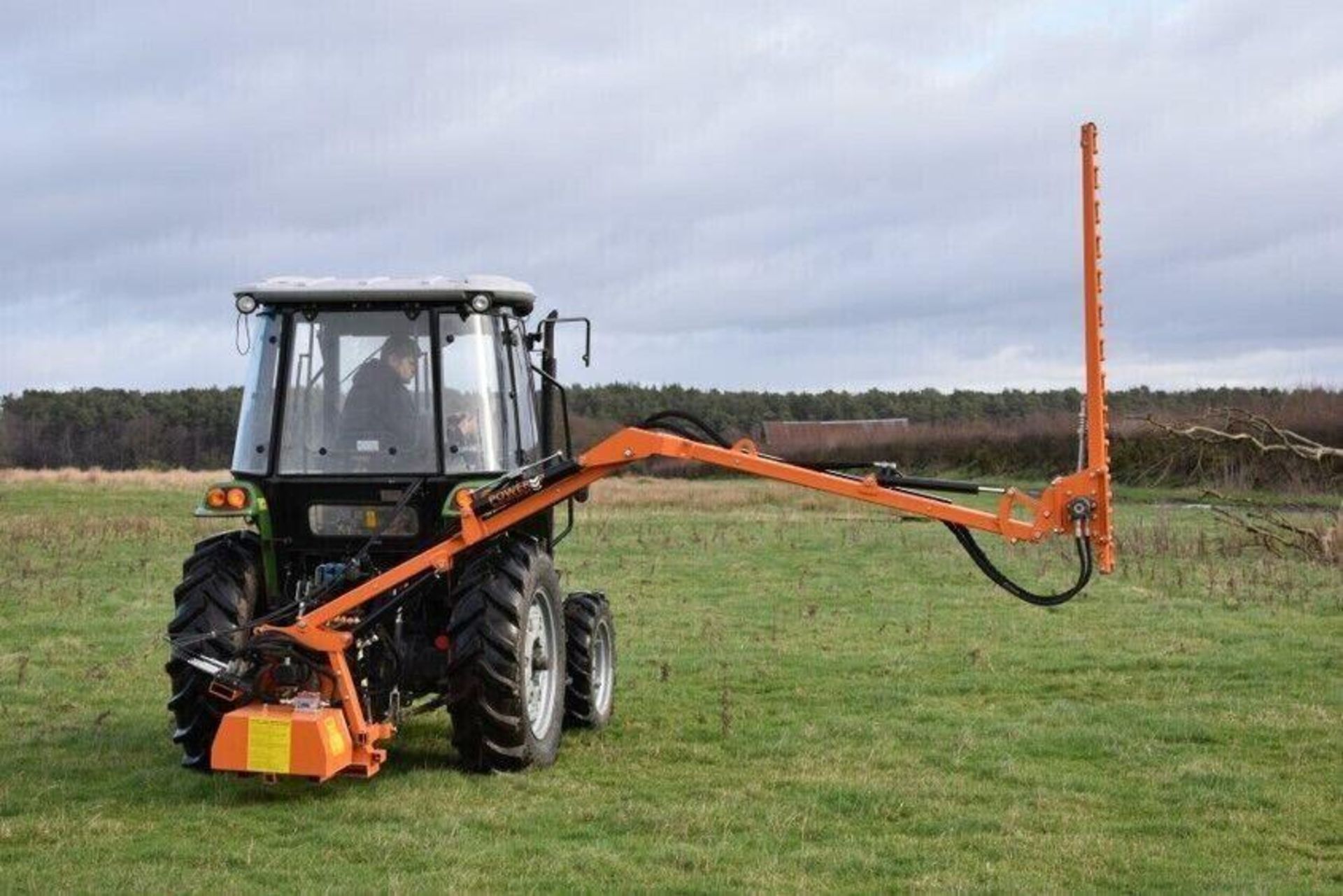 EFFICIENCY UNLEASHED: T190 FINGERBAR HEDGE CUTTER FOR FAST, CLEAN RESULTS
