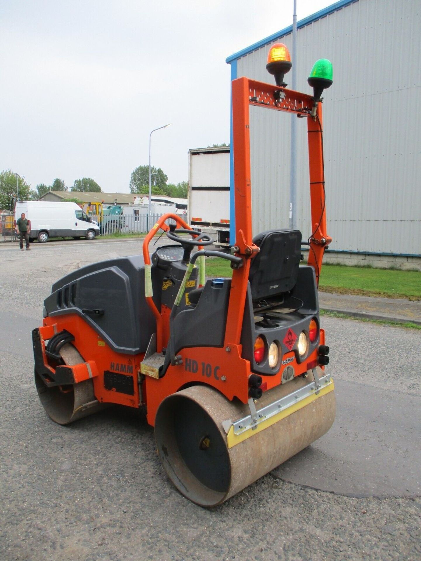 2015 HAMM HD10 VIBRATING ROLLER BOMAG BENFORD TEREX 100 RIDE ON 697 HRS - Image 9 of 12