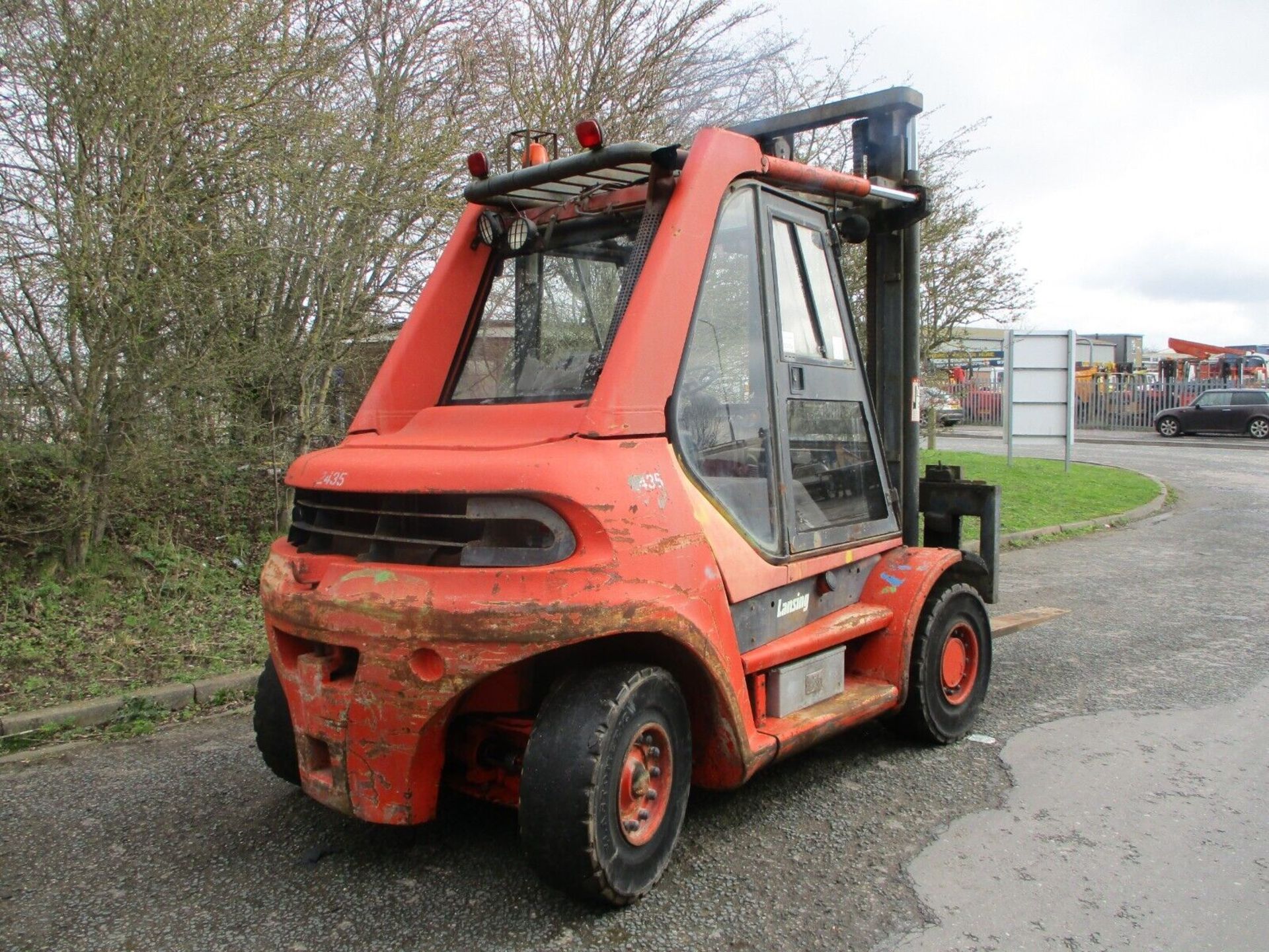 LINDE H70D FORKLIFT: LIFTING POWERHOUSE AT 6500KG - Image 2 of 15