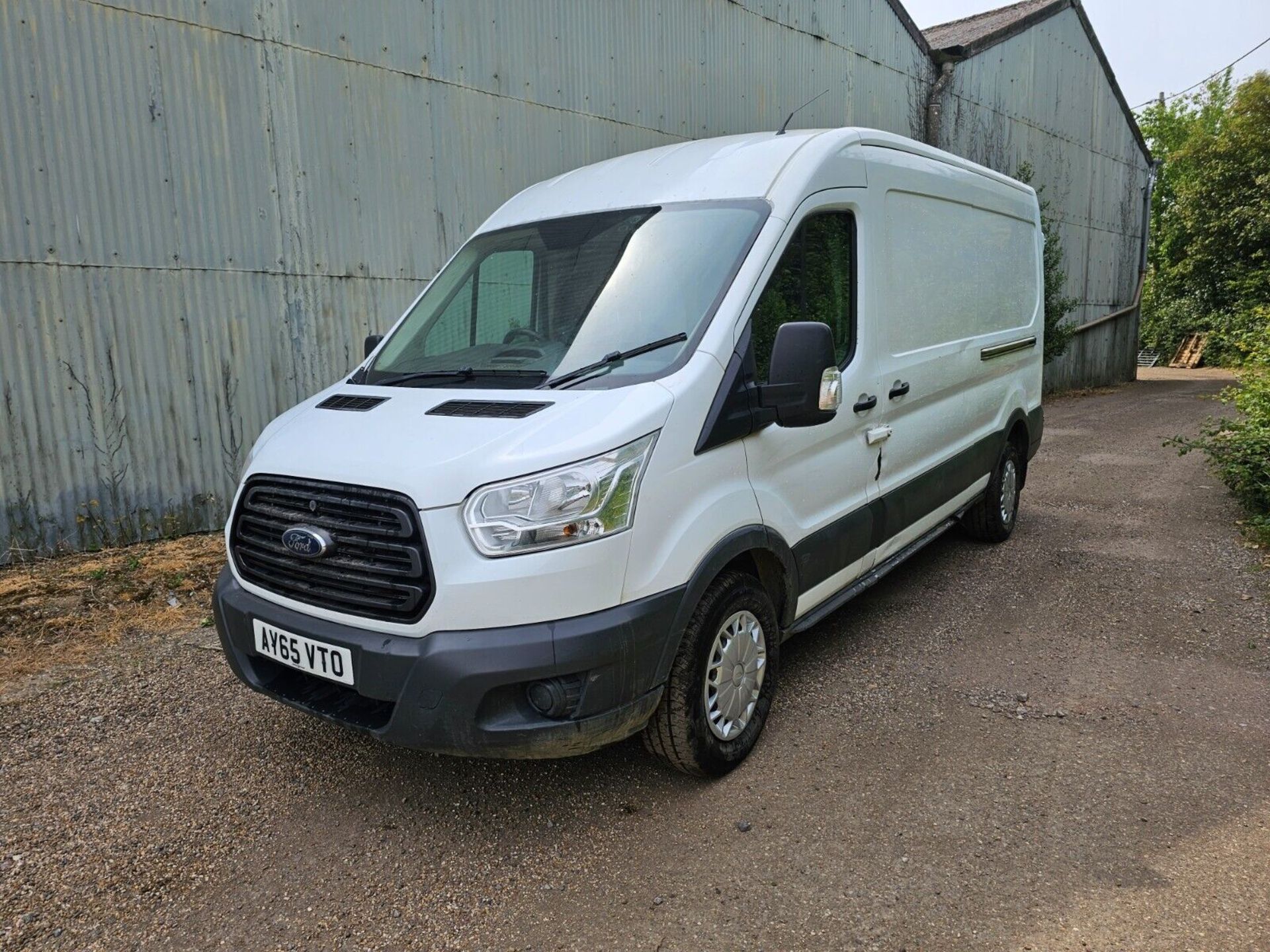 DURABLE 2015 FORD TRANSIT: READY FOR ACTION