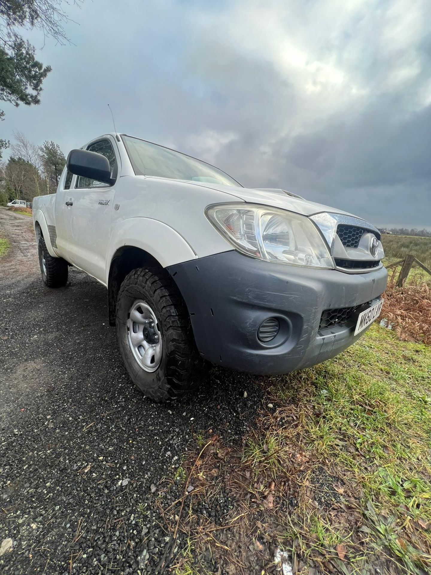 TOYOTA HILUX 2010 KING CAB. - Image 2 of 8
