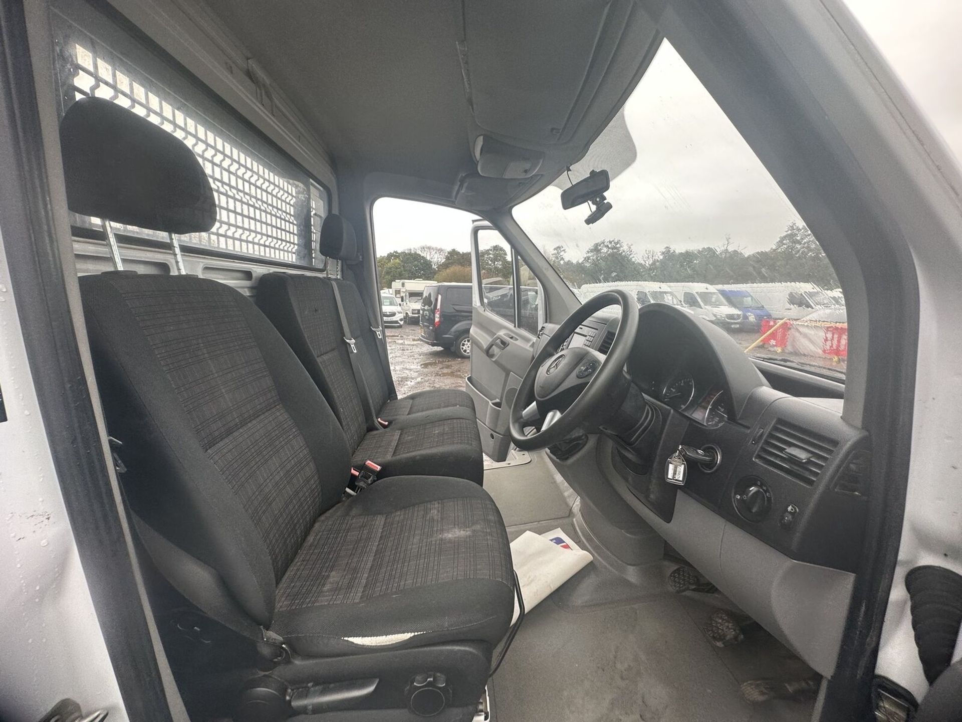 2018 SPRINTER LWB FLATBED: CLEAN, WELL-MAINTAINED - Image 8 of 15