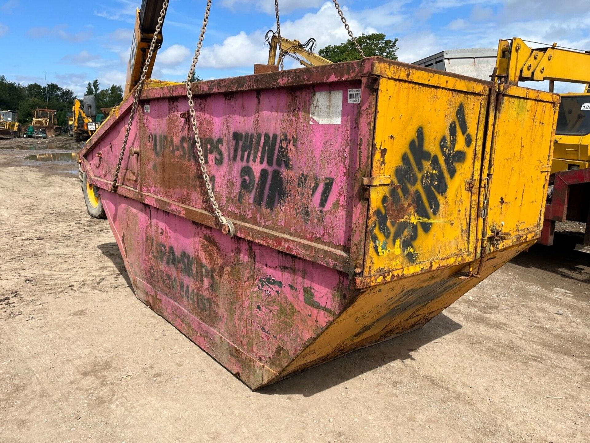 14 YARD CHAIN SKIP WAGON TRUCK AUCTION IS FOR 1 X SKIP IN USEABLE CONDITION