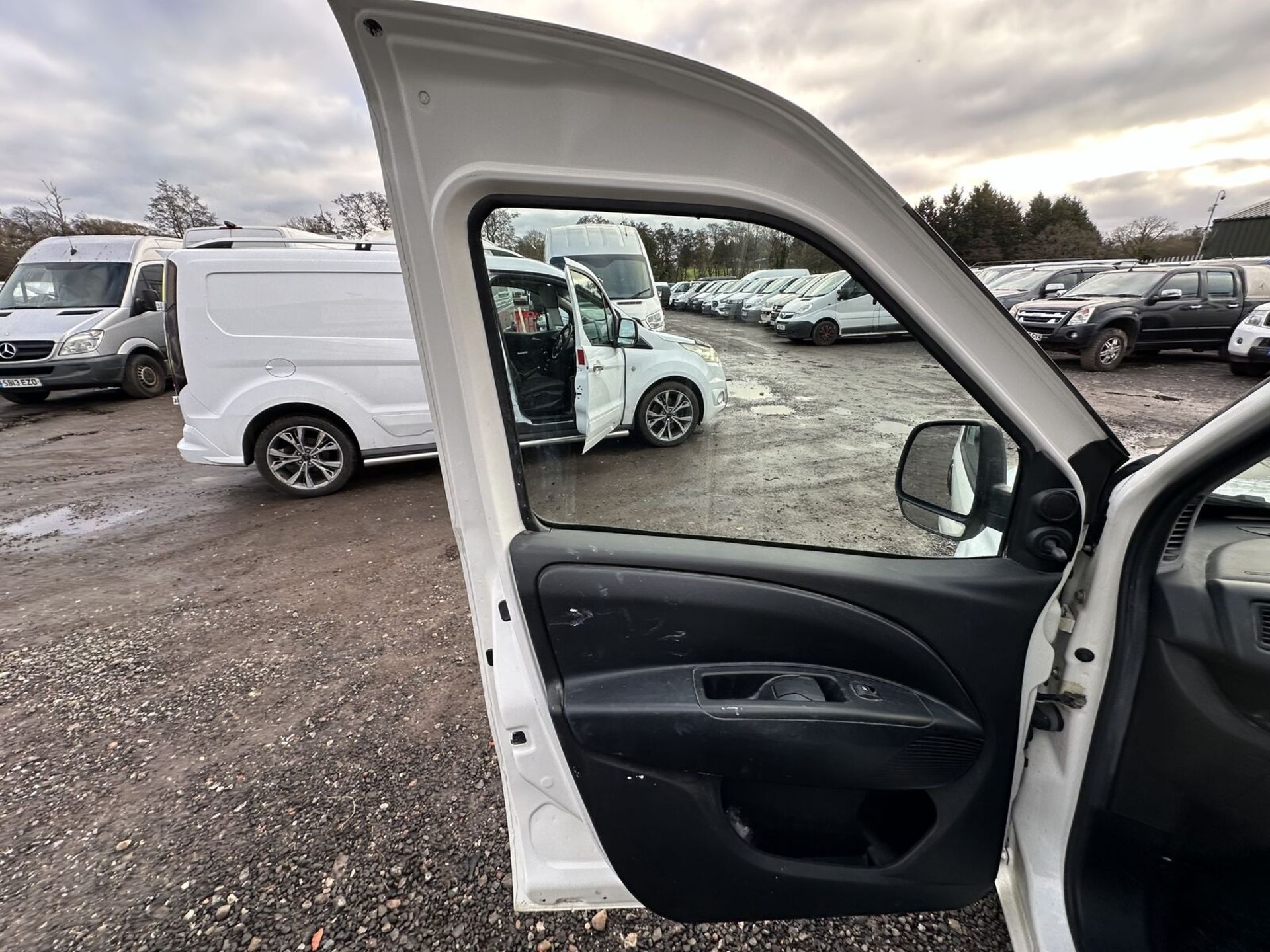 RELIABLE WORKHORSE: 64 PLATE VAUXHALL COMBO PANEL VAN - (NO VAT ON HAMMER) - Image 10 of 15