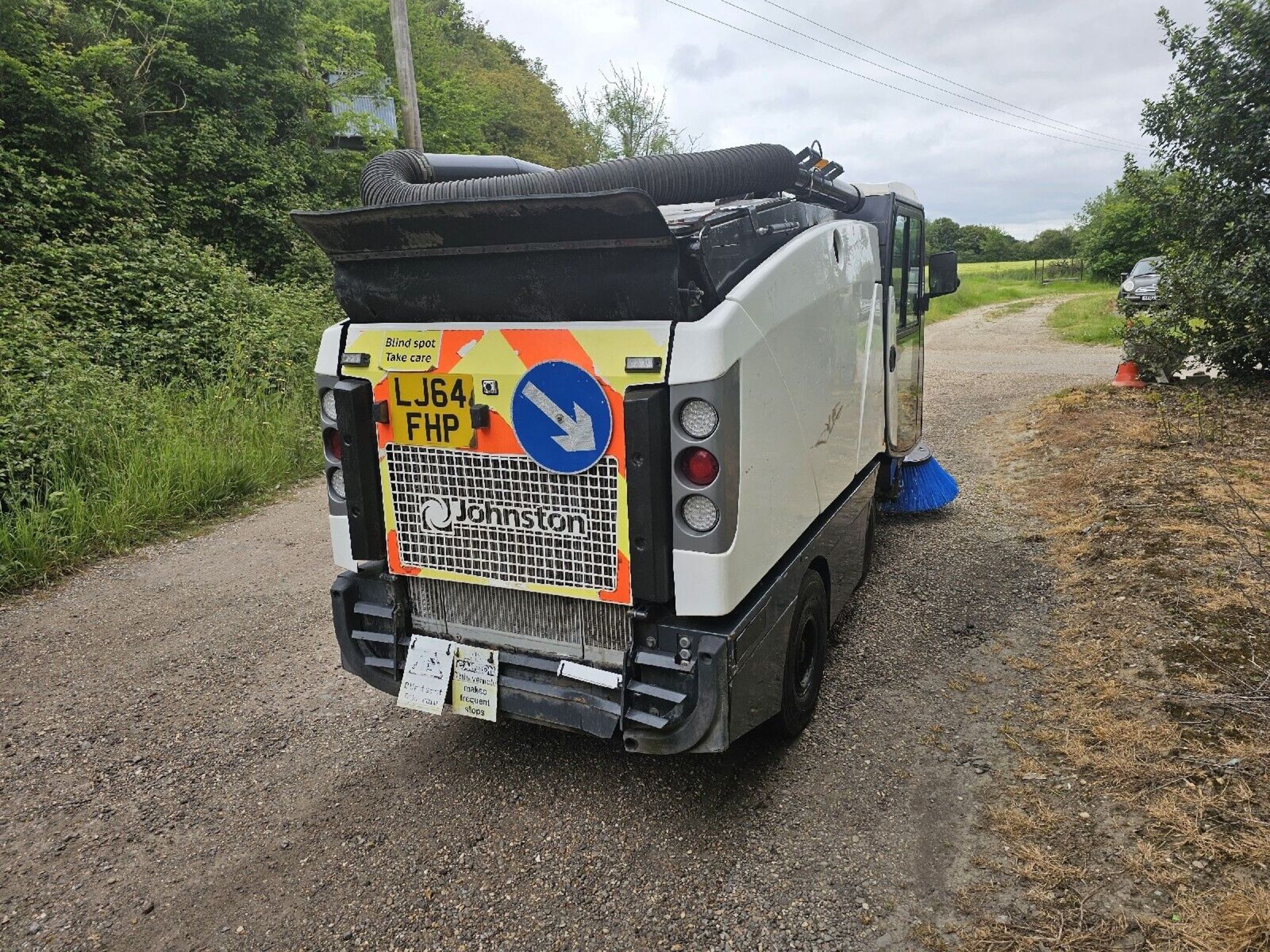 2014 JOHNSTON CX201 PRECINCT ROAD SWEEPER AIR CON - Image 5 of 5