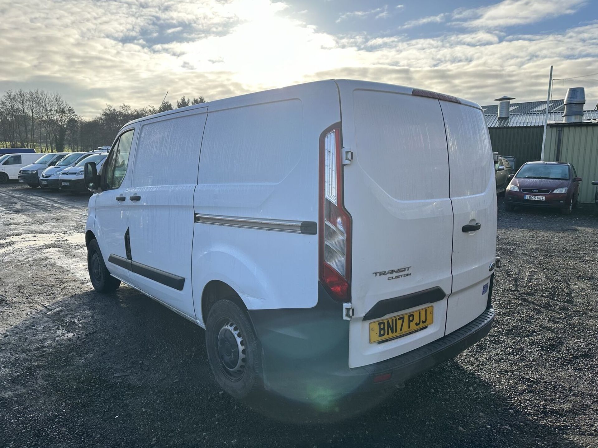 17 PLATE FORD TRANSIT CUSTOM 290 MOT JAN 2024 - NO VAT ON HAMMER - Image 10 of 14