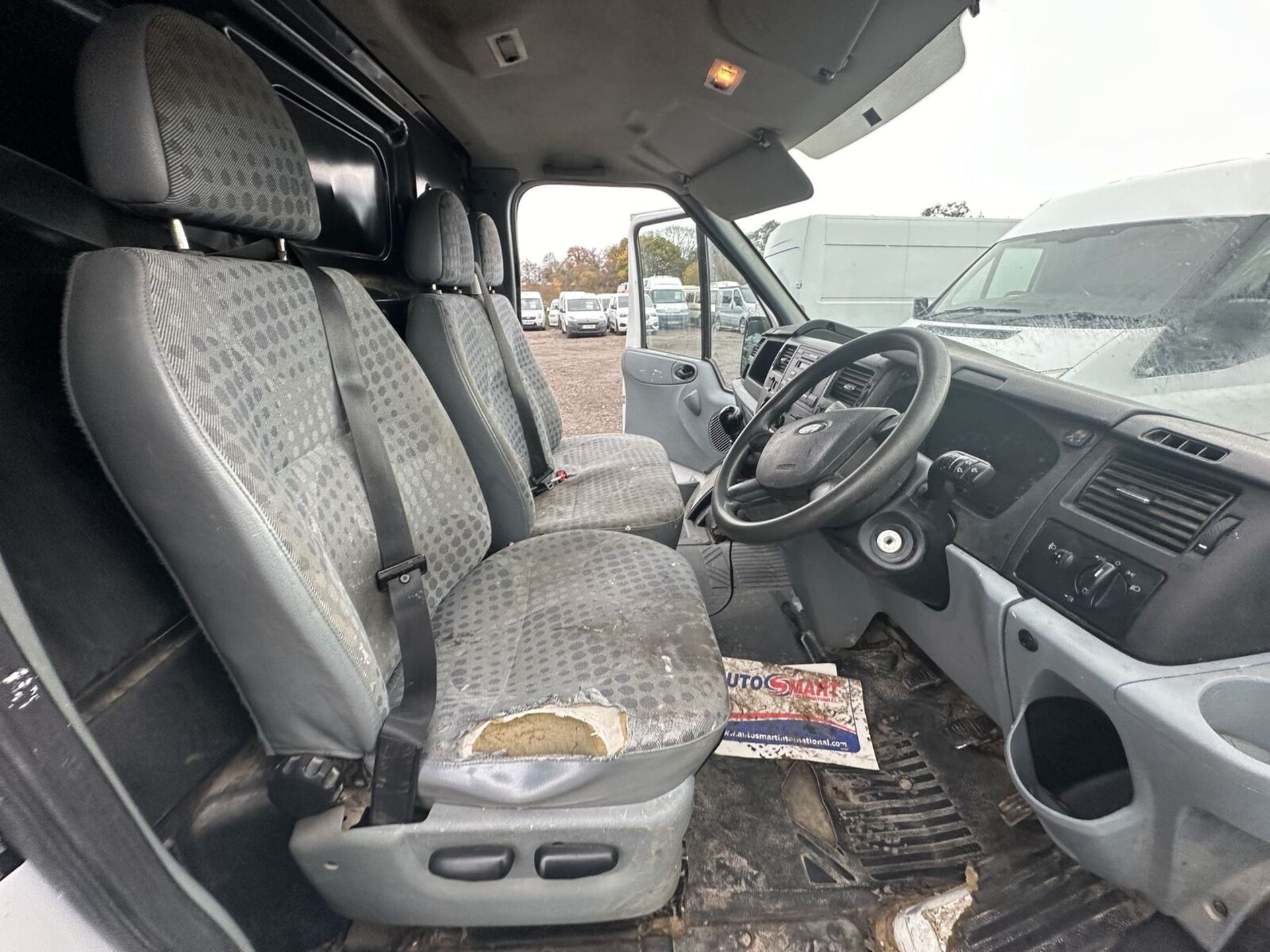 RELIABLE HAULING COMPANION: 60 PLATE FORD TRANSIT - NO VAT ON HAMMER - Image 7 of 15