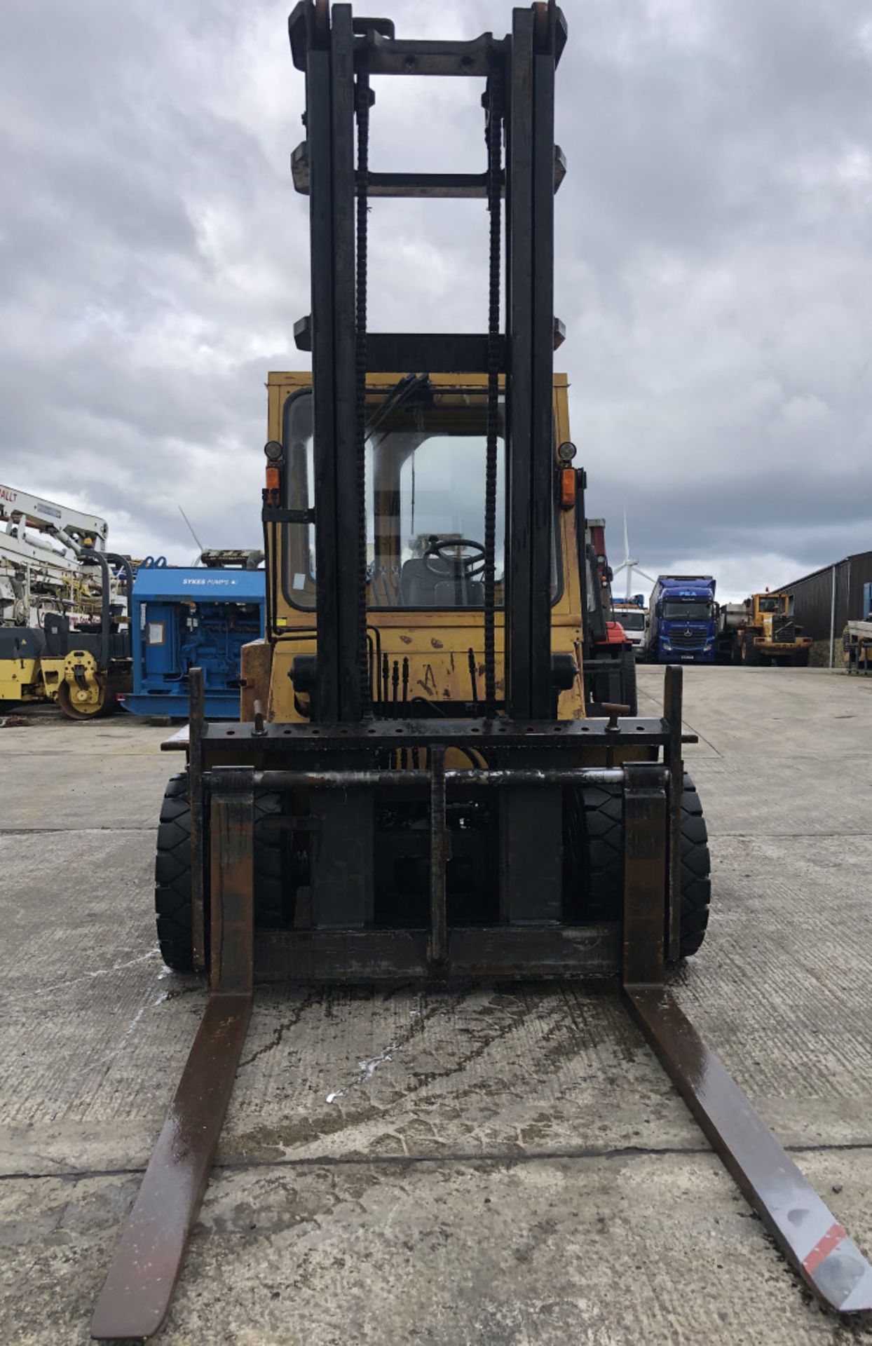 CAT DP 70 7 TON DIESEL FORKLIFT - Image 2 of 9