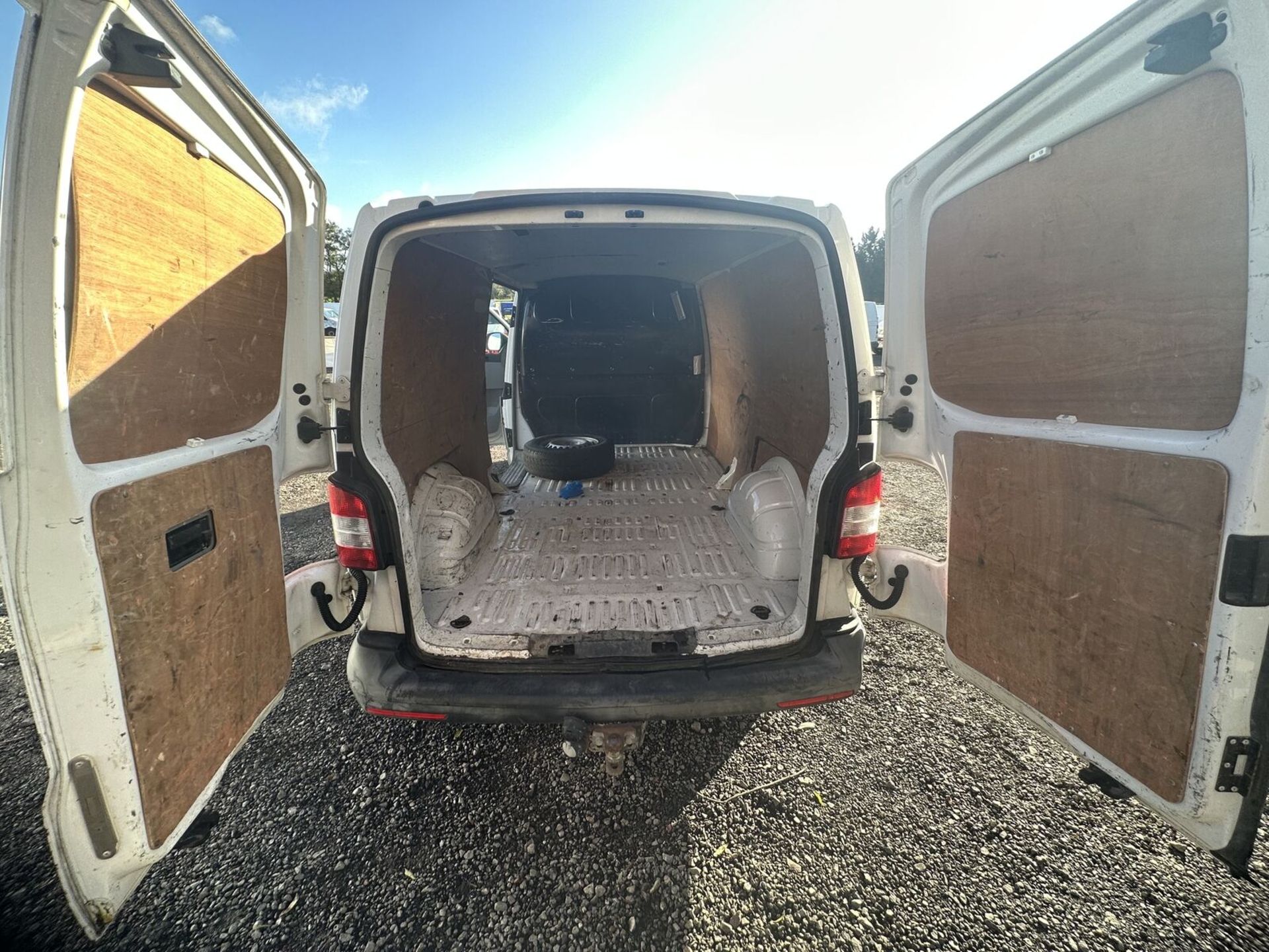 TRUSTED WORK PARTNER: GENUINE WORK VAN, LONG MOT - Image 2 of 15