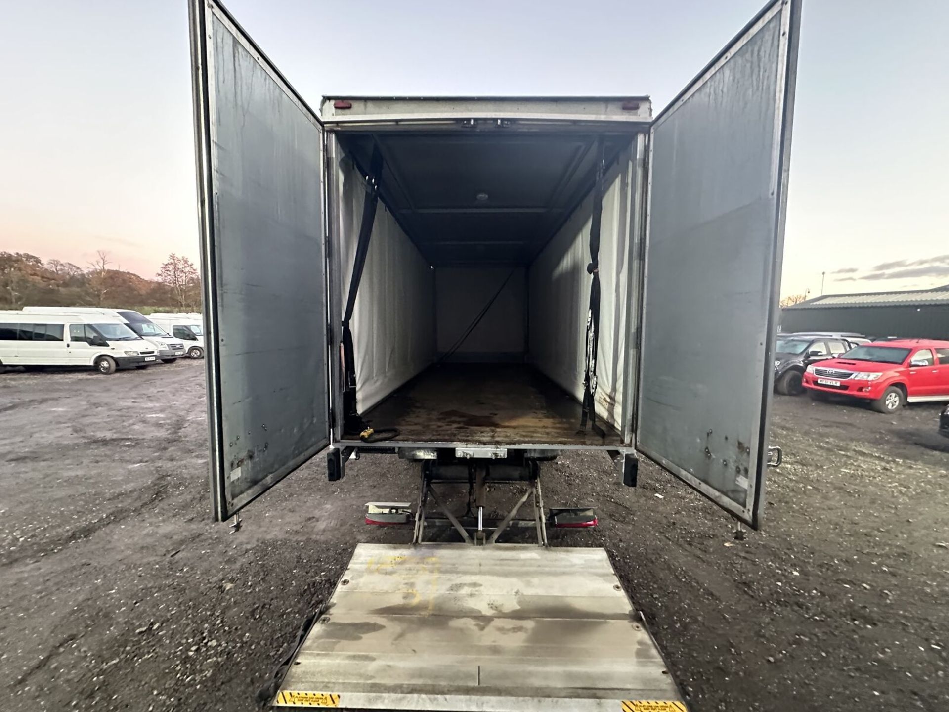 HIGH-PERFORMING CARGO: 2017 DAF LF 180 RWD AUTOMATIC NO VAT ON HAMMER - Image 11 of 15