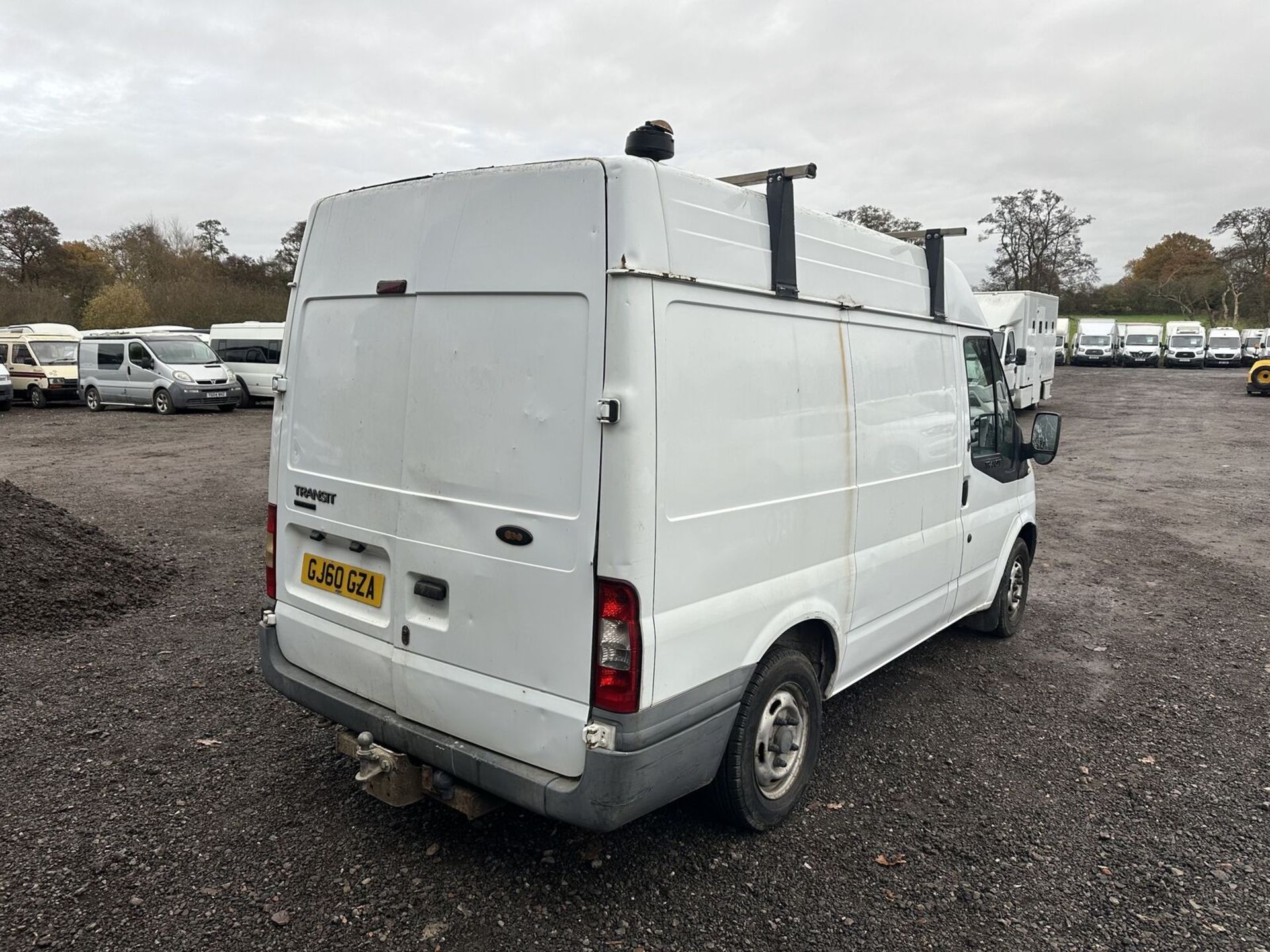 RELIABLE HAULING COMPANION: 60 PLATE FORD TRANSIT - NO VAT ON HAMMER - Image 3 of 15