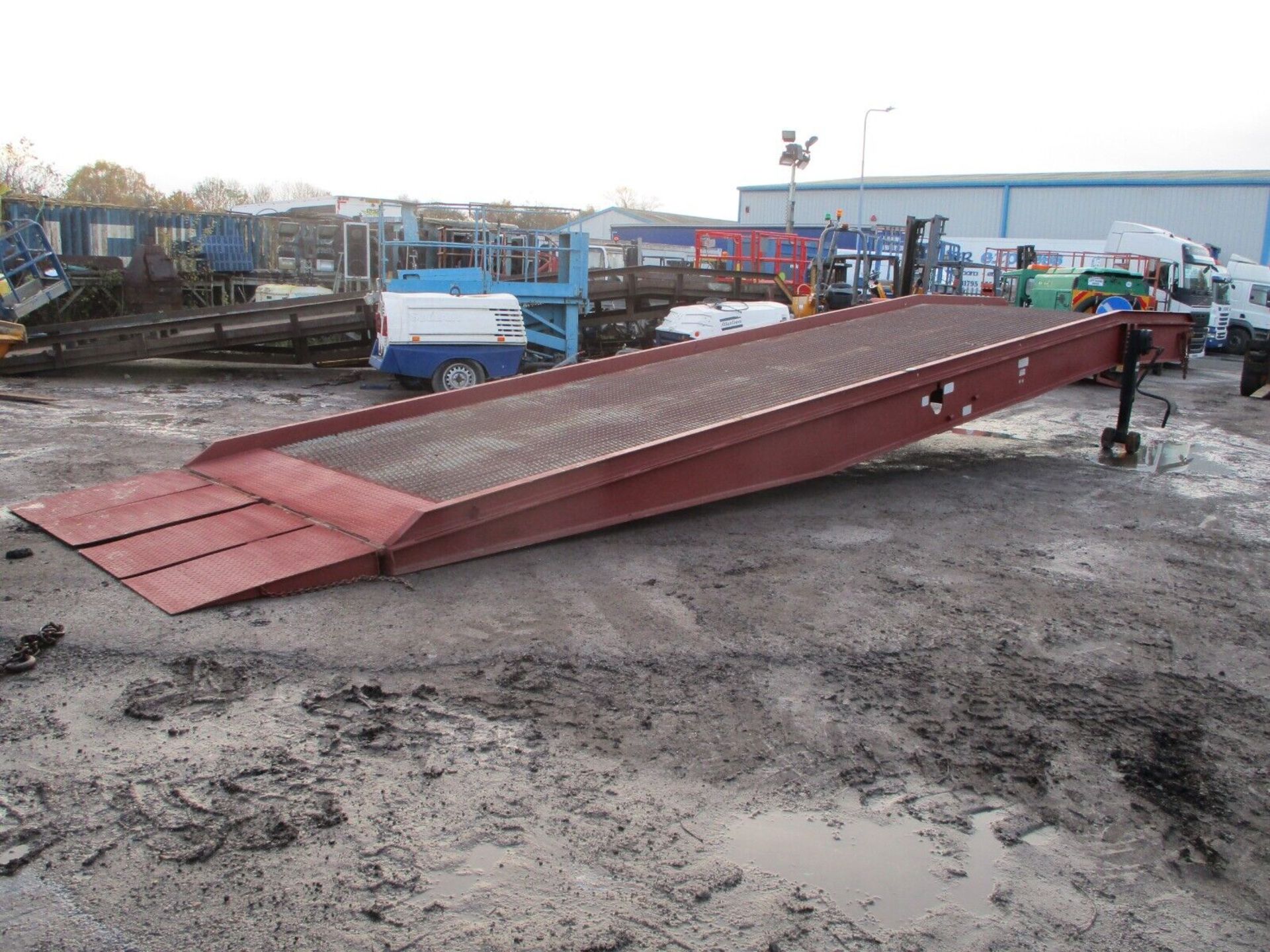 12 METRES LONG THORWORLD CONTAINER LOADING RAMP - Image 6 of 11