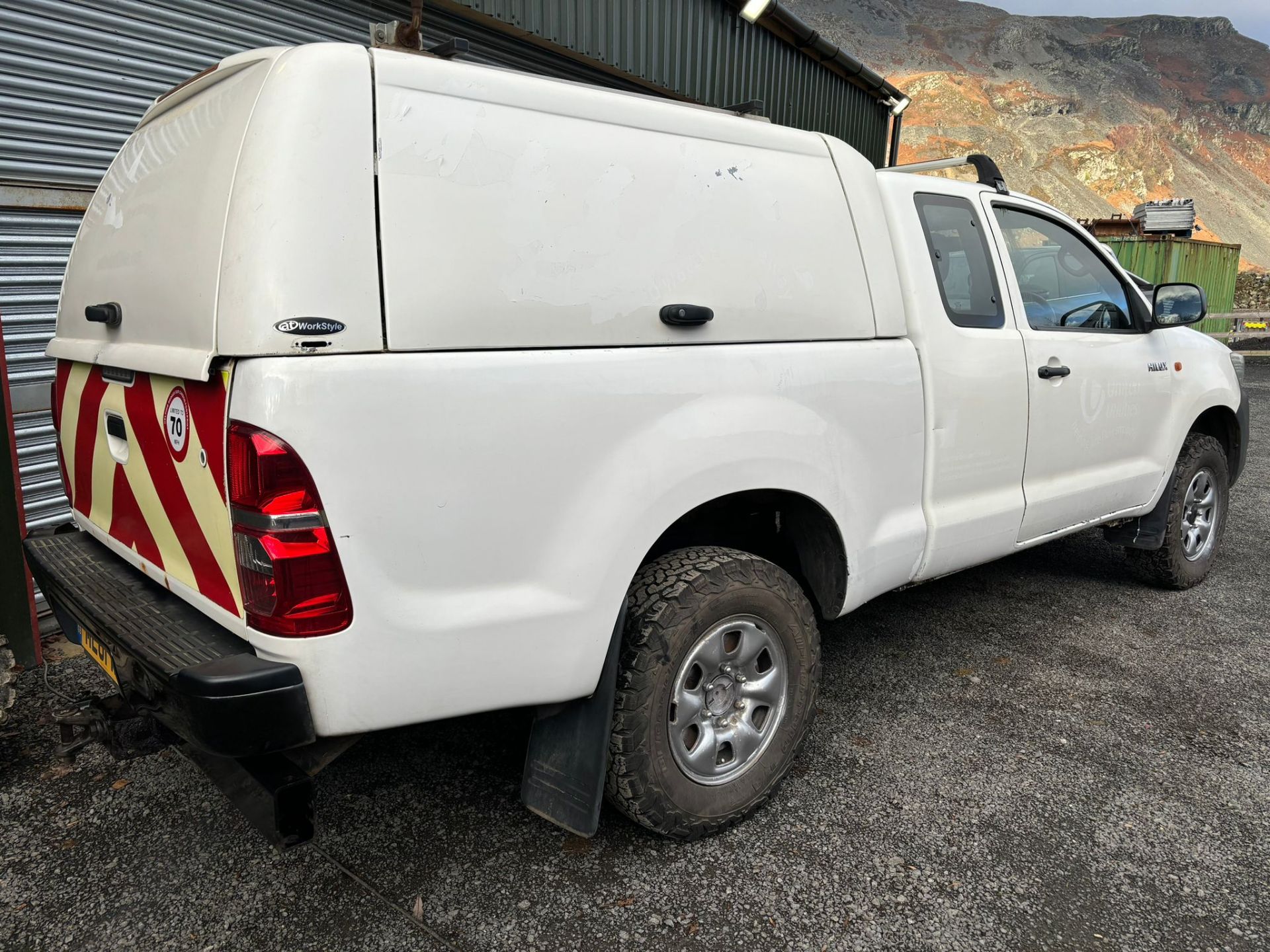 2012 TOYOTA HILUX KING CAB PICKUP TRUCK 4X4 - Image 4 of 8