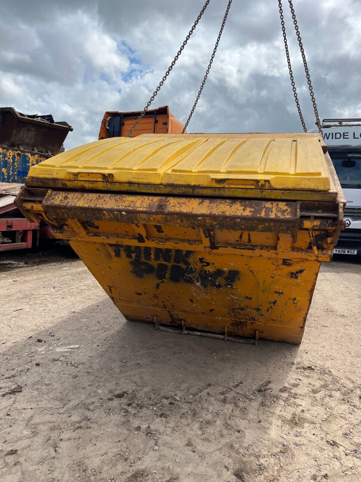 14 YARD CHAIN SKIP WAGON TRUCK AUCTION IS FOR 1 X SKIP IN USEABLE CONDITION - Image 3 of 6