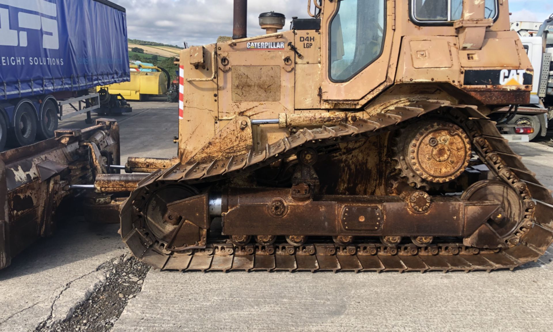 1996 DIESEL CAT D4H LGP TRACKED DOZER - Image 2 of 10