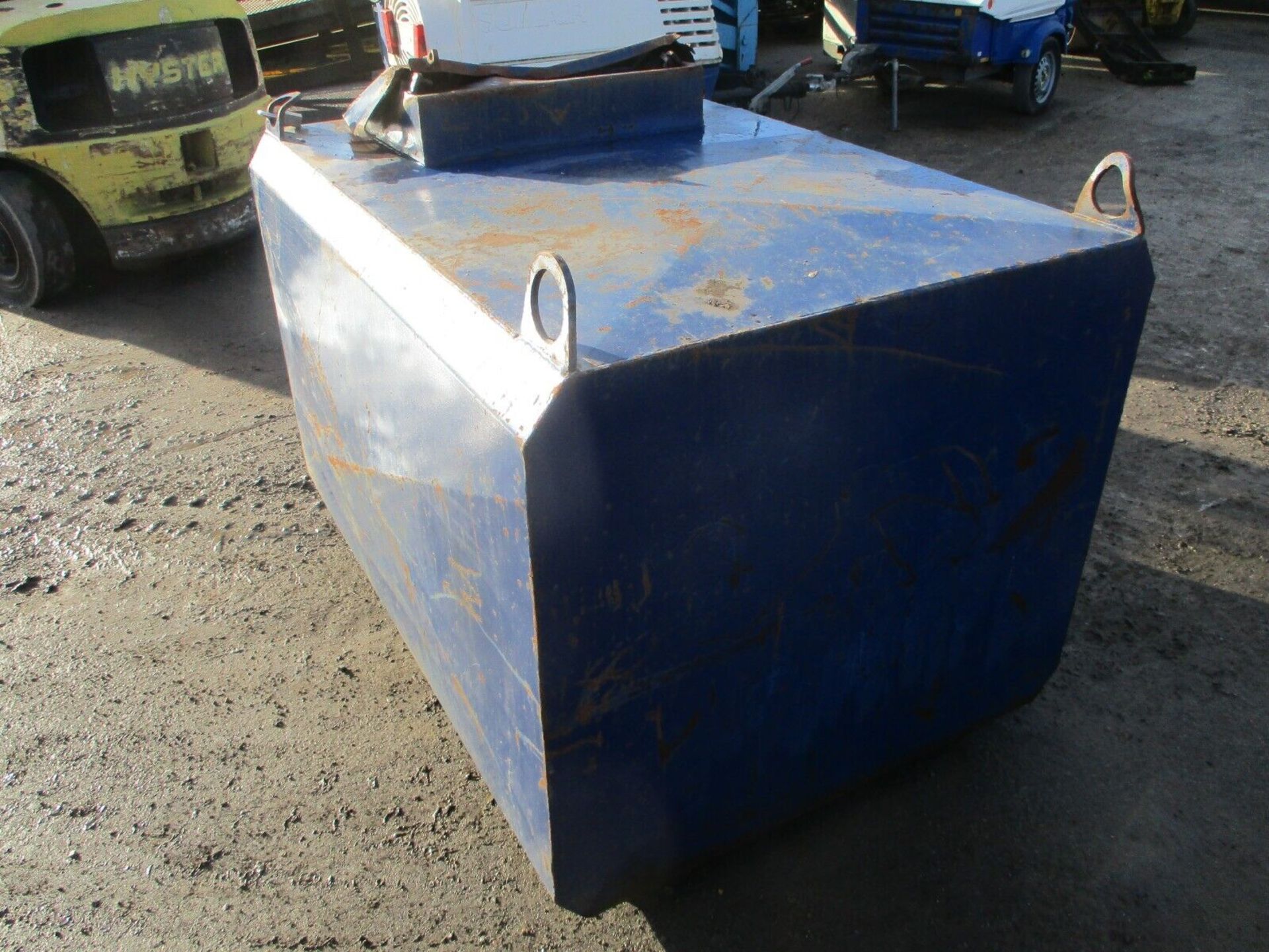 WITH HAND PUMP 1000 LITRE BUNDED FUEL TANK - Image 3 of 7