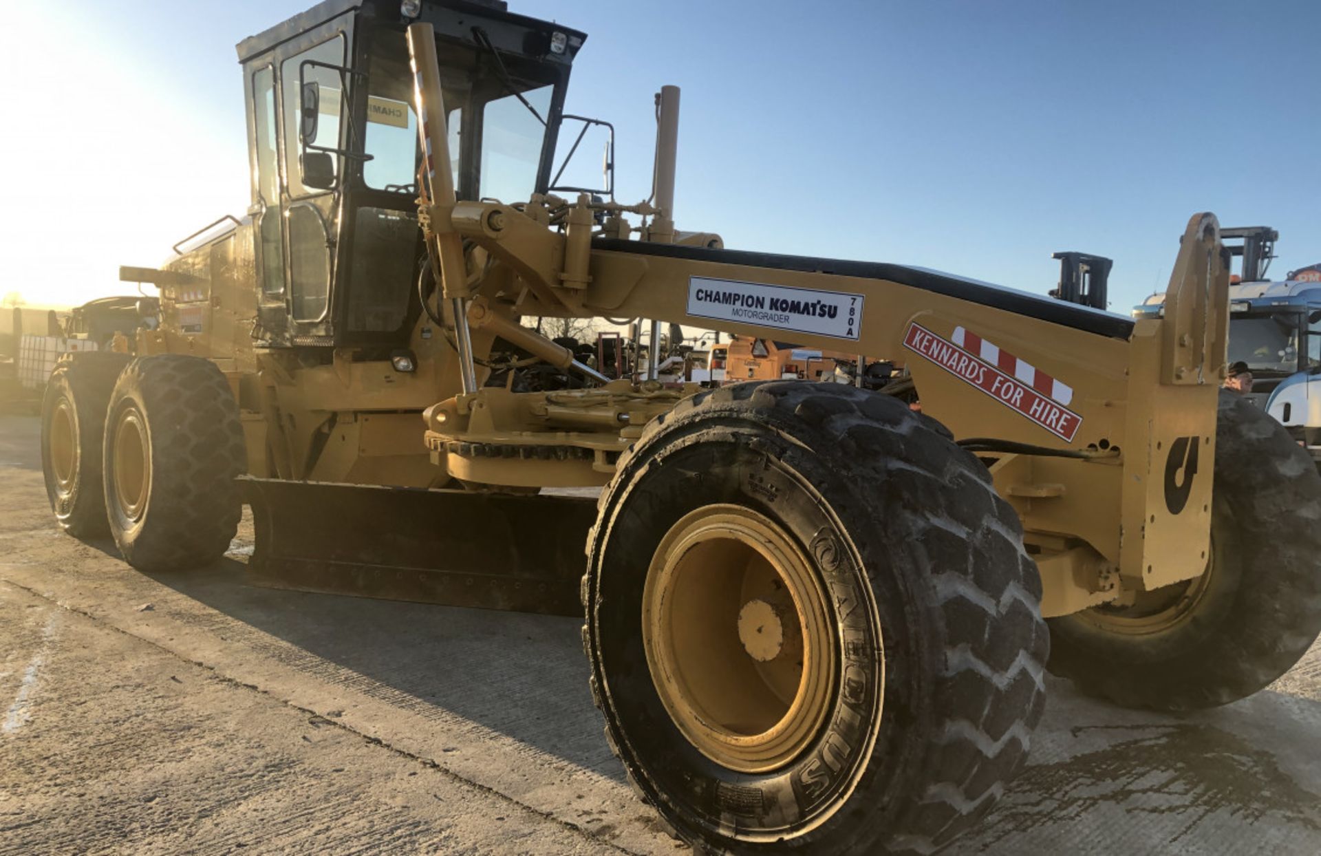 CHAMPION KOMATSU 780A MOTOR GRADER ( SAME SIZE AS - Image 3 of 8