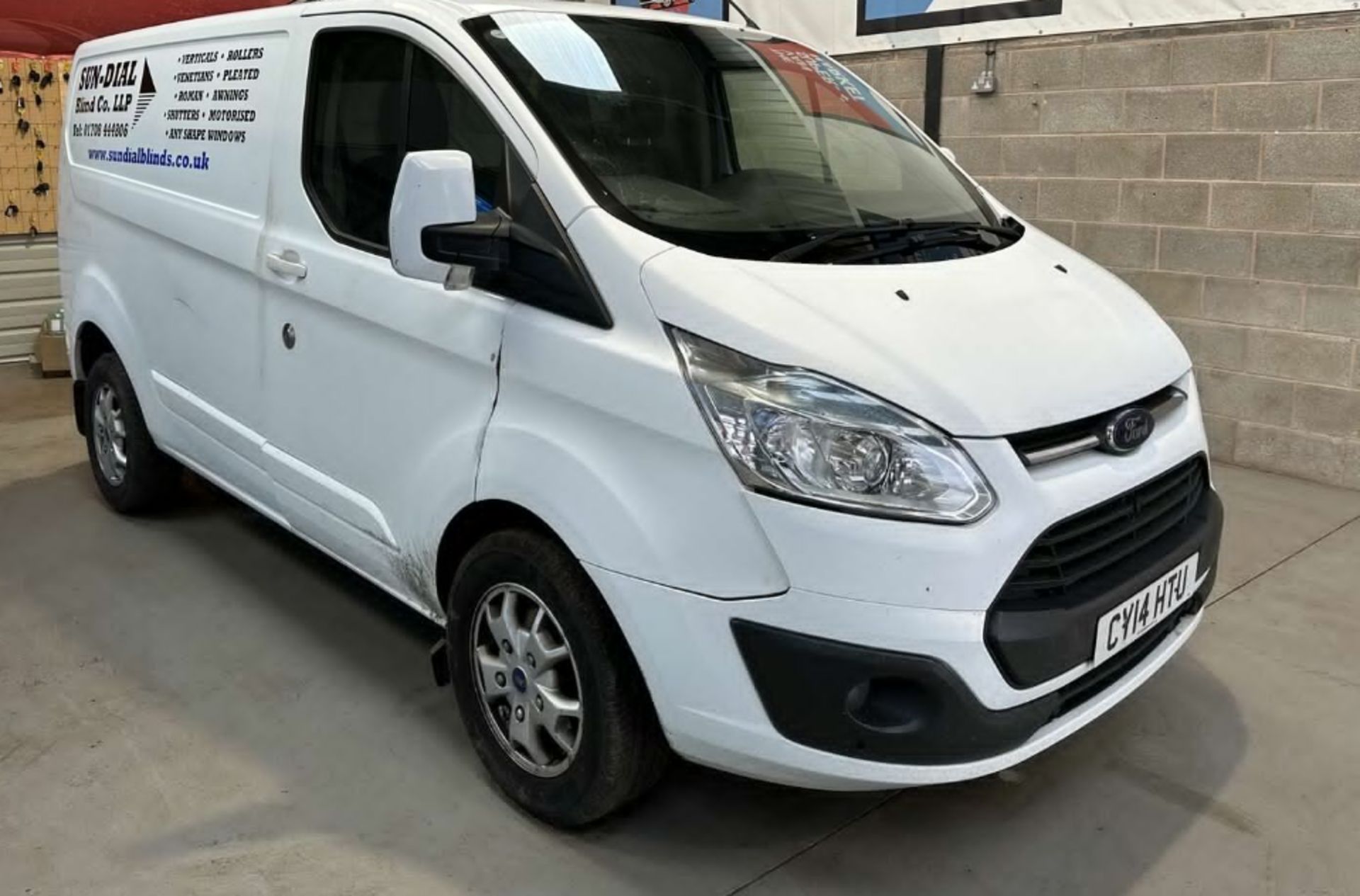 WHITE WORKHORSE: 2014 TRANSIT CUSTOM 2.2 TDCI LIMITED - (NO VAT ON HAMMER) - Image 2 of 15