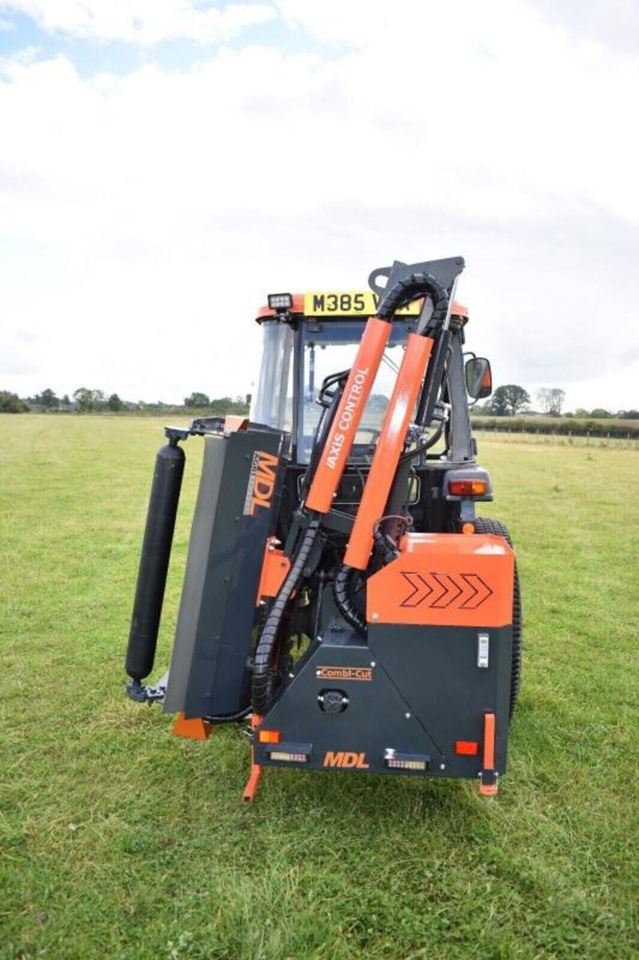 BRITISH PRECISION: ECOMBI CUT 100CM JOYSTICK HEDGE CUTTER FOR SEAMLESS TRIMMING - Image 5 of 11