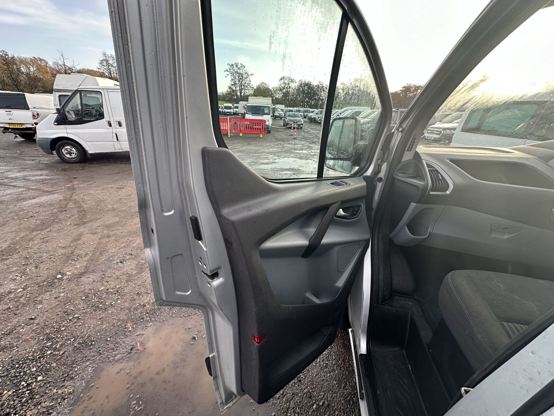 2014 FORD TRANSIT CUSTOM TREND ETECH: SPARES/REPAIRS, PANEL VAN - (NO VAT ON HAMMER) - Image 6 of 15