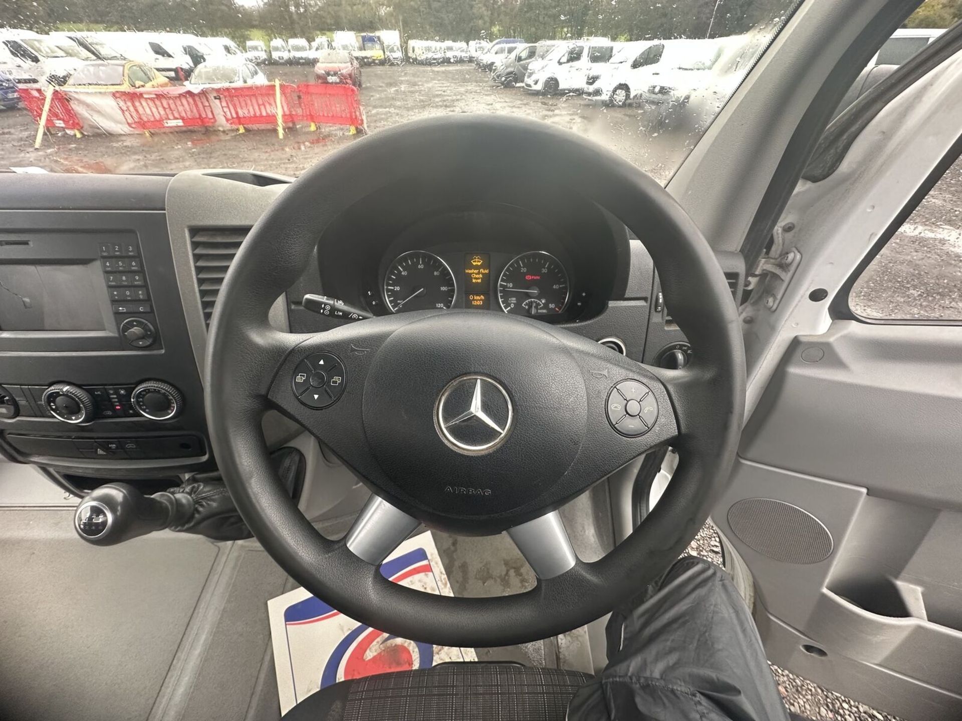 2018 MERCEDES FLATBED SPRINTER LOW MILEAGE EXCELLENCE - Image 6 of 13