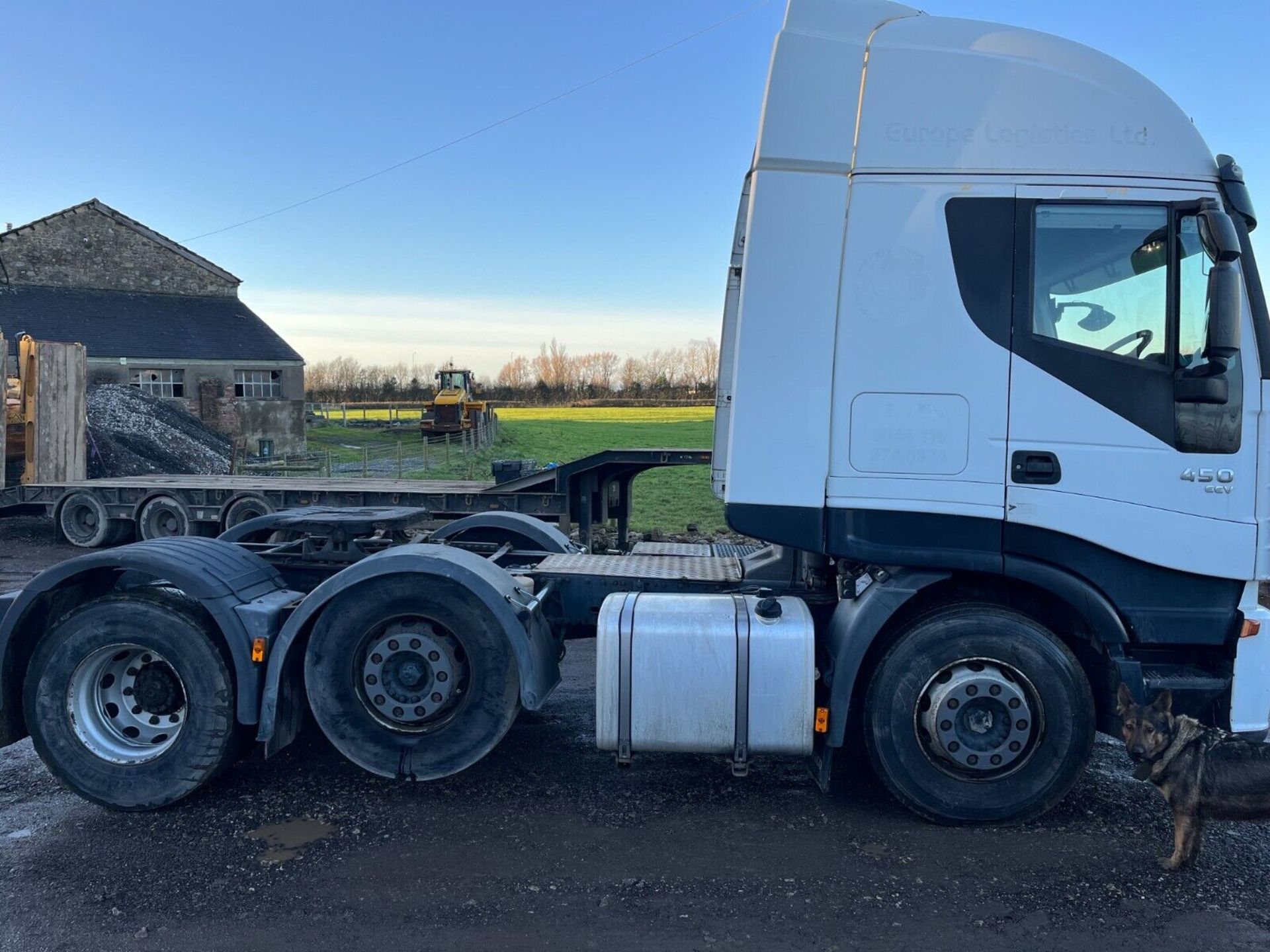 SEAMLESS HAULER: IVECO AS440, TESTED AND TRUE FOR 44 TONS - Image 2 of 24