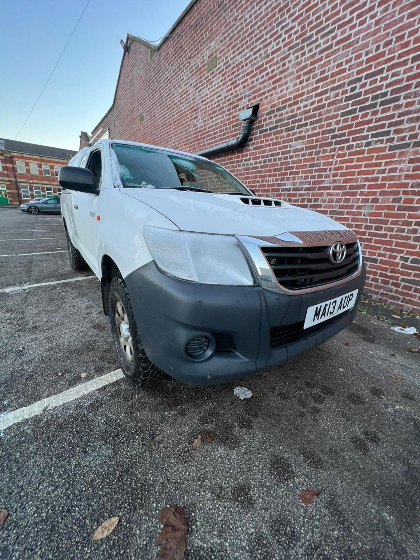 TOYOTA HILUX KING CAB - Image 10 of 12