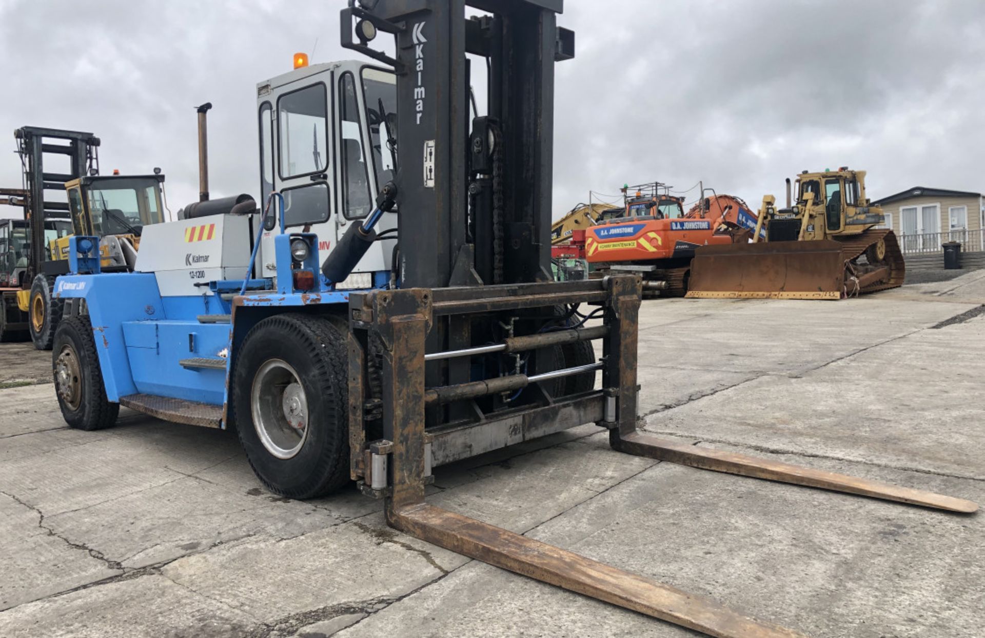 KALMAR DCD 12-1200 DIESEL FORKLIFT - LOW MAST! - Image 5 of 8