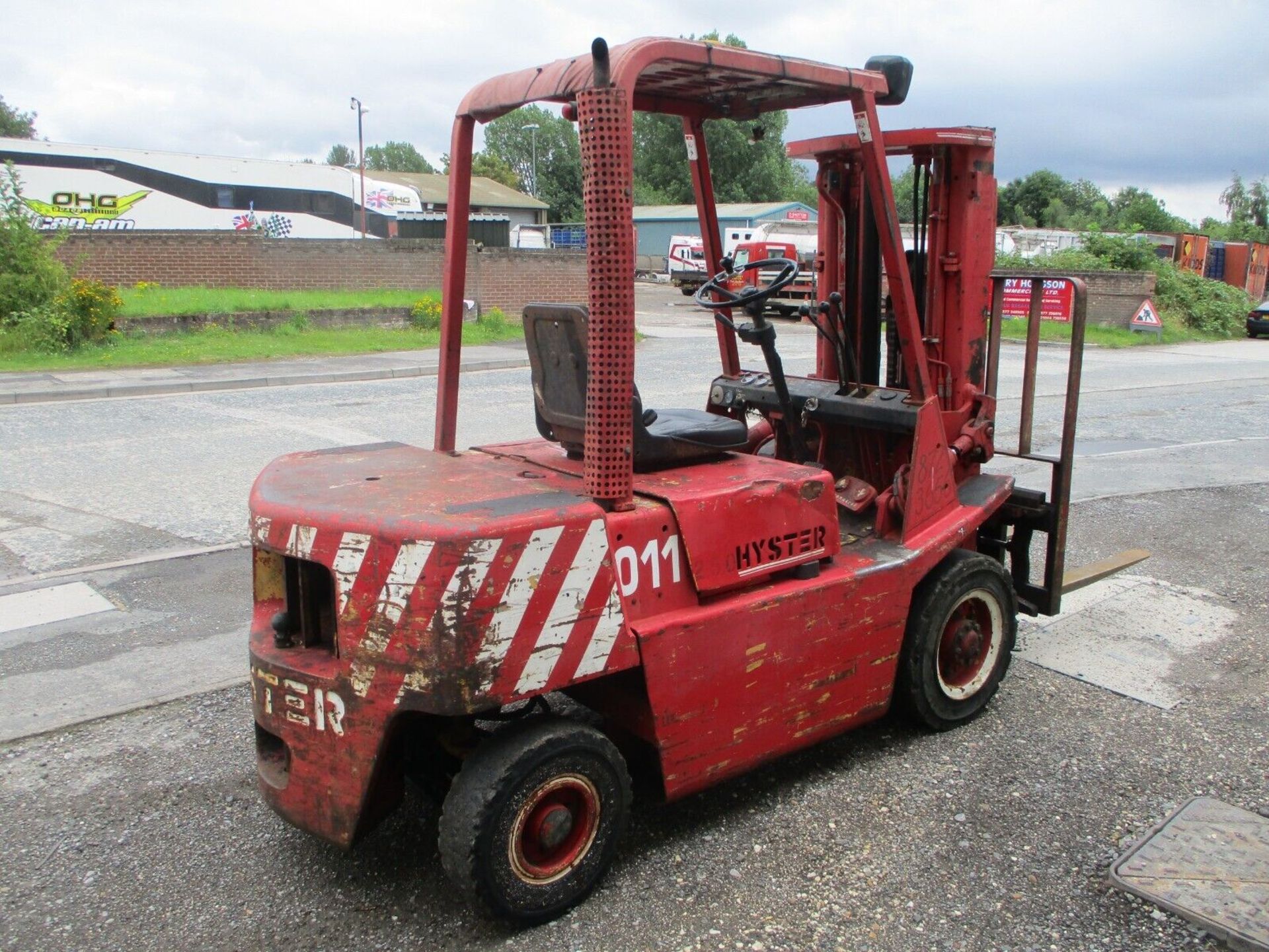 HYSTER 2.5 TON DIESEL FORKLIFT: CONTAINER SPEC EXCELLENCE - Image 6 of 13