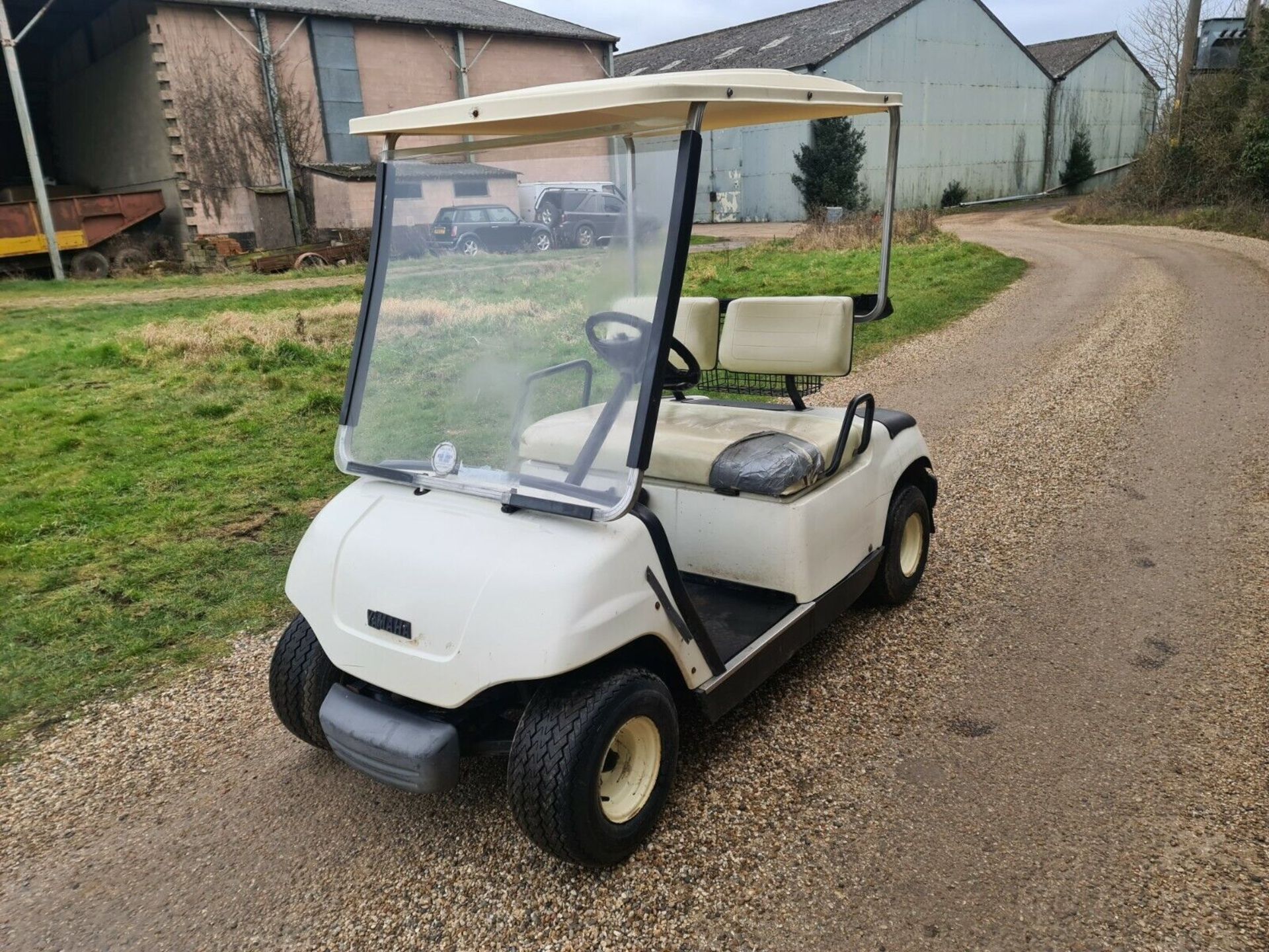 YAMAHA CLUBCAR PETROL GOLF BUGGY