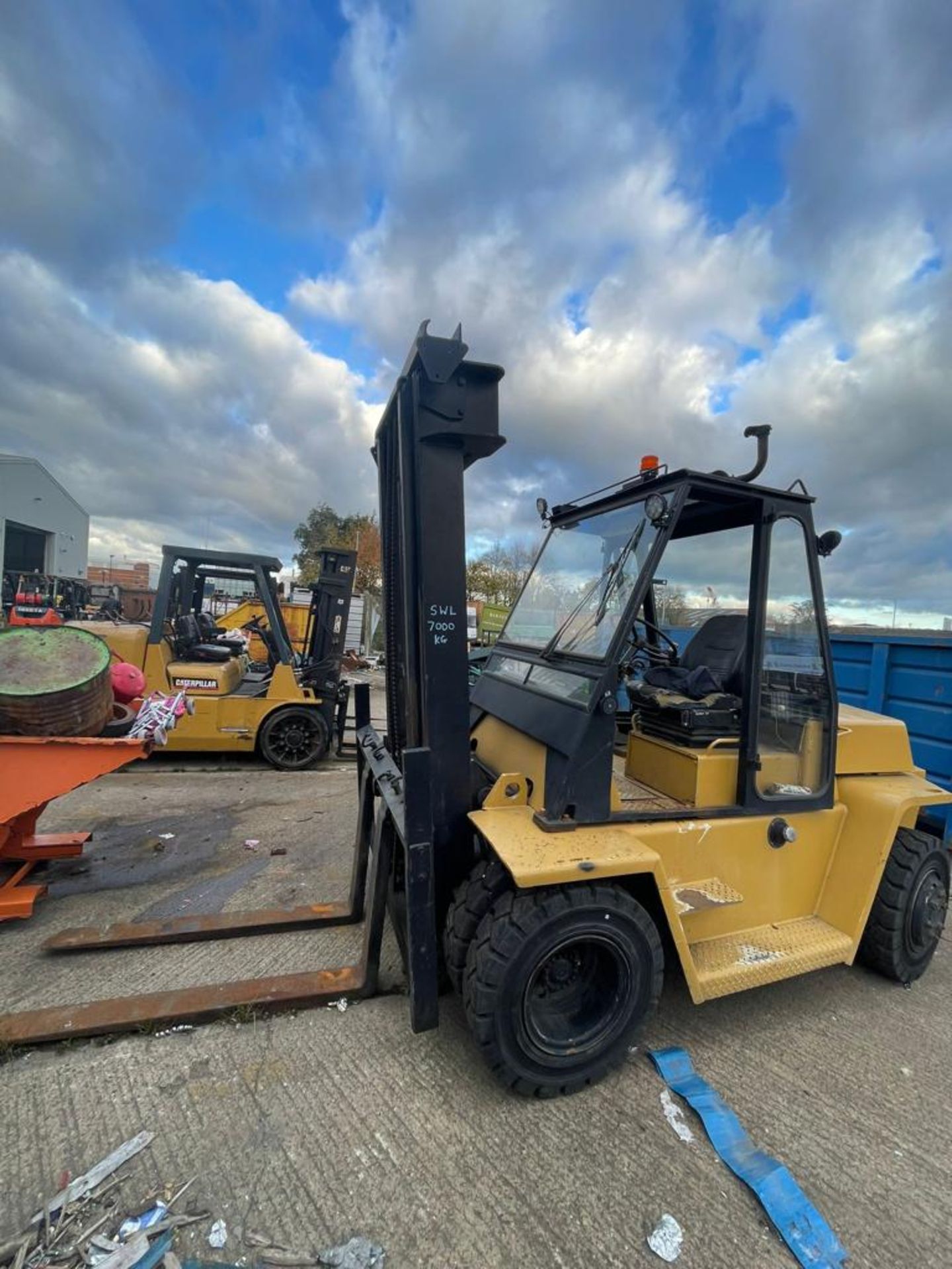 CATERPILLAR SEVEN TON FORKLIFT - Image 5 of 7