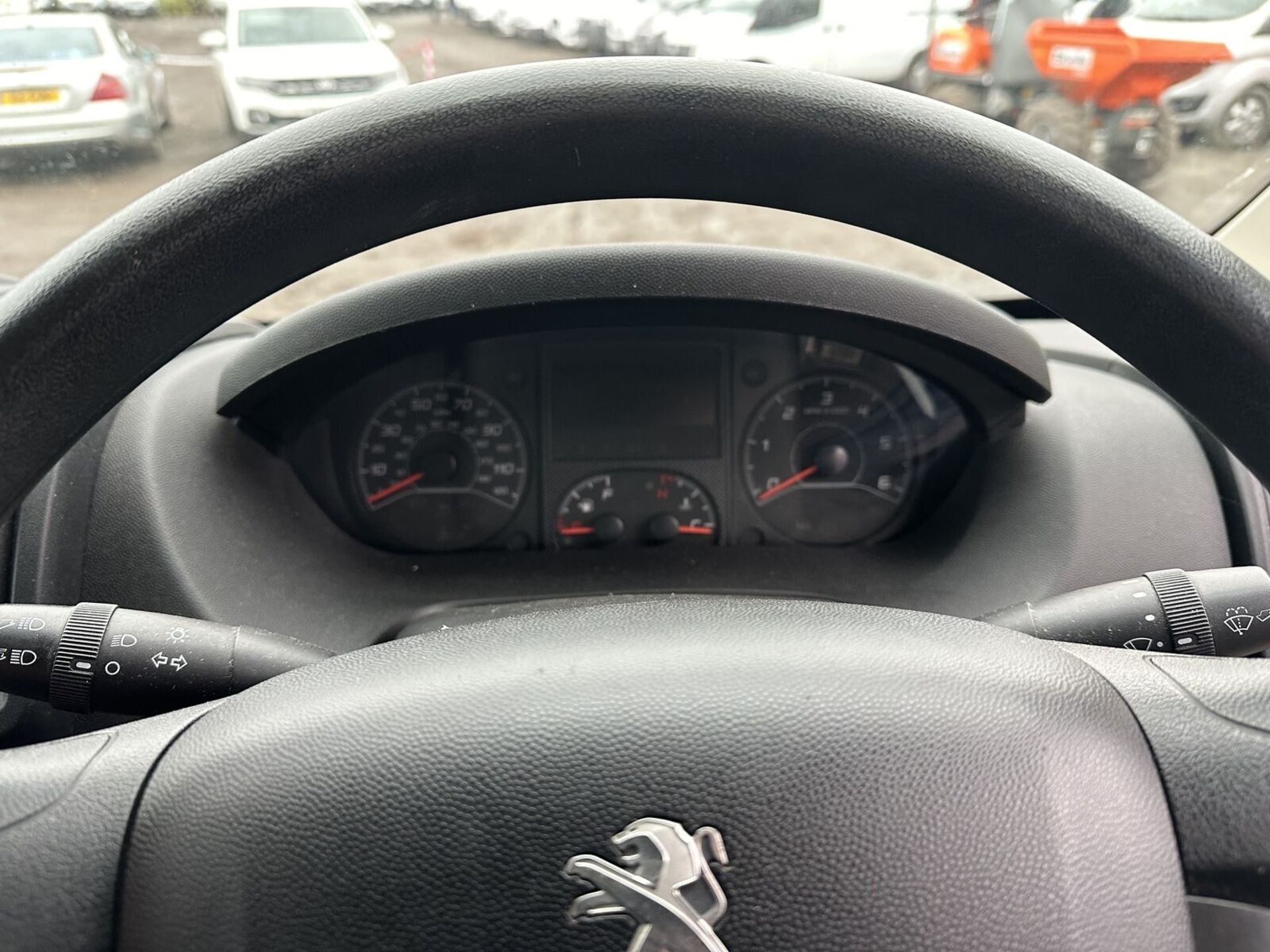 101K MILES - 2017 LUTON BOX WORKHORSE: PEUGEOT BOXER - NO VAT ON HAMMER - Image 4 of 11